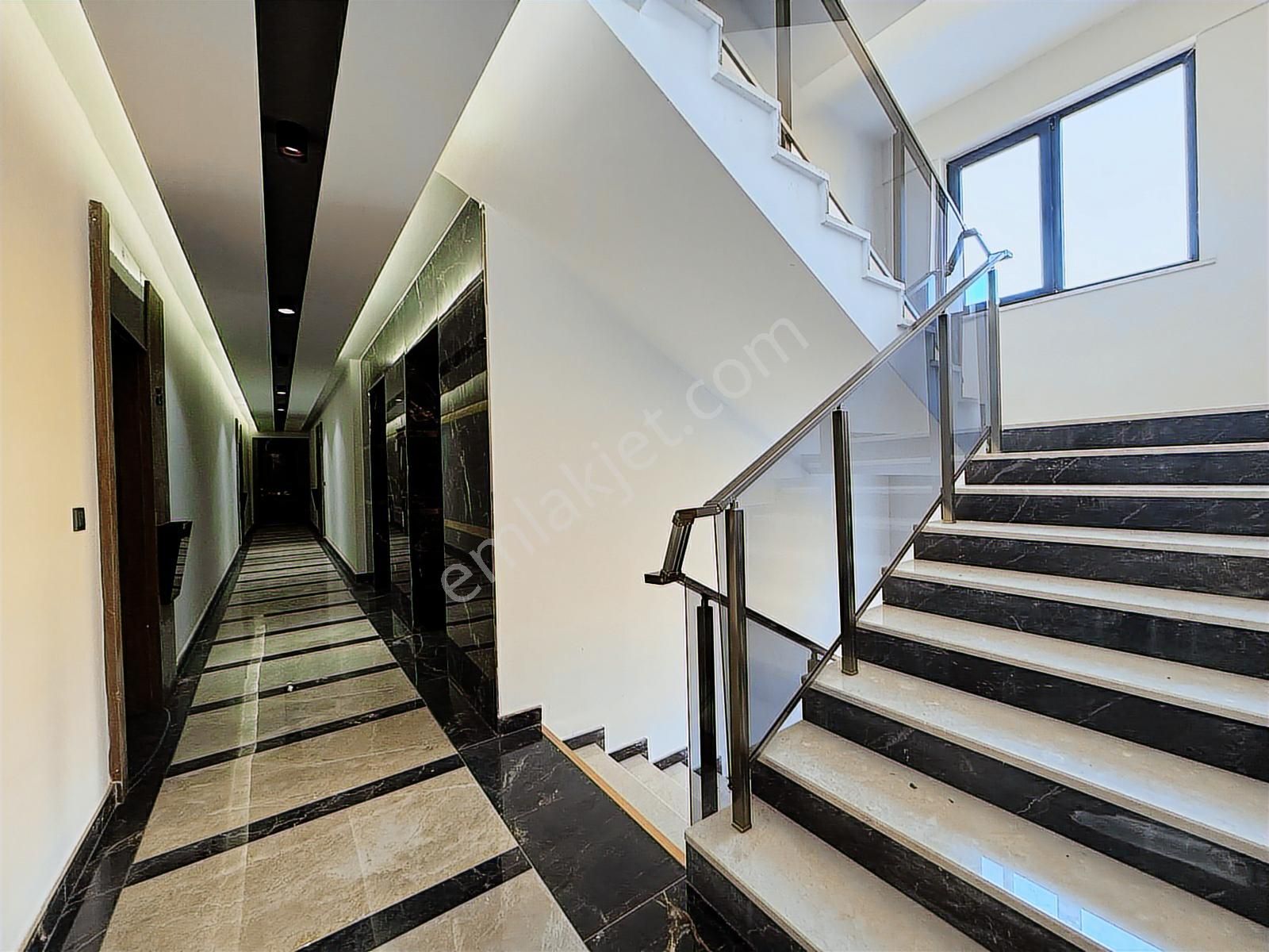 Uğur Kurtulmuş'tan Rüzgar Luxury 3'te 1+1 Bahçe Katı - Görsel 14