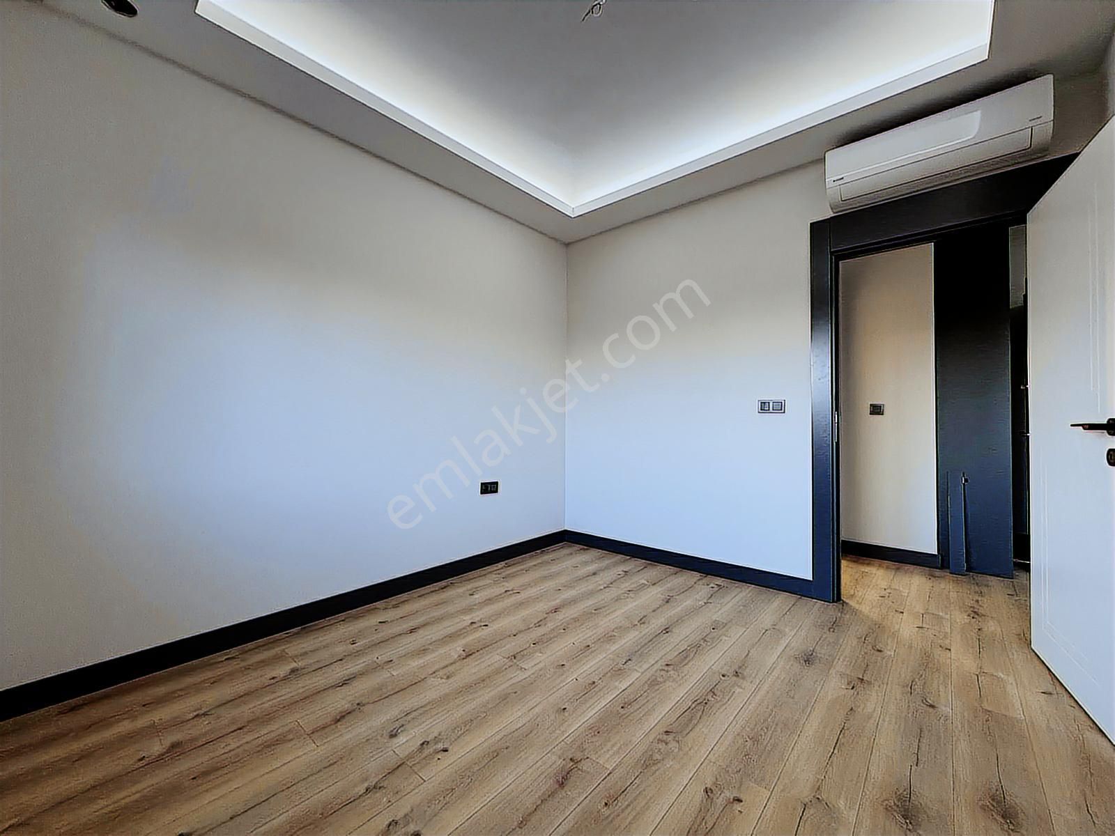 Uğur Kurtulmuş'tan Rüzgar Luxury 3'te 1+1 Bahçe Katı - Görsel 12