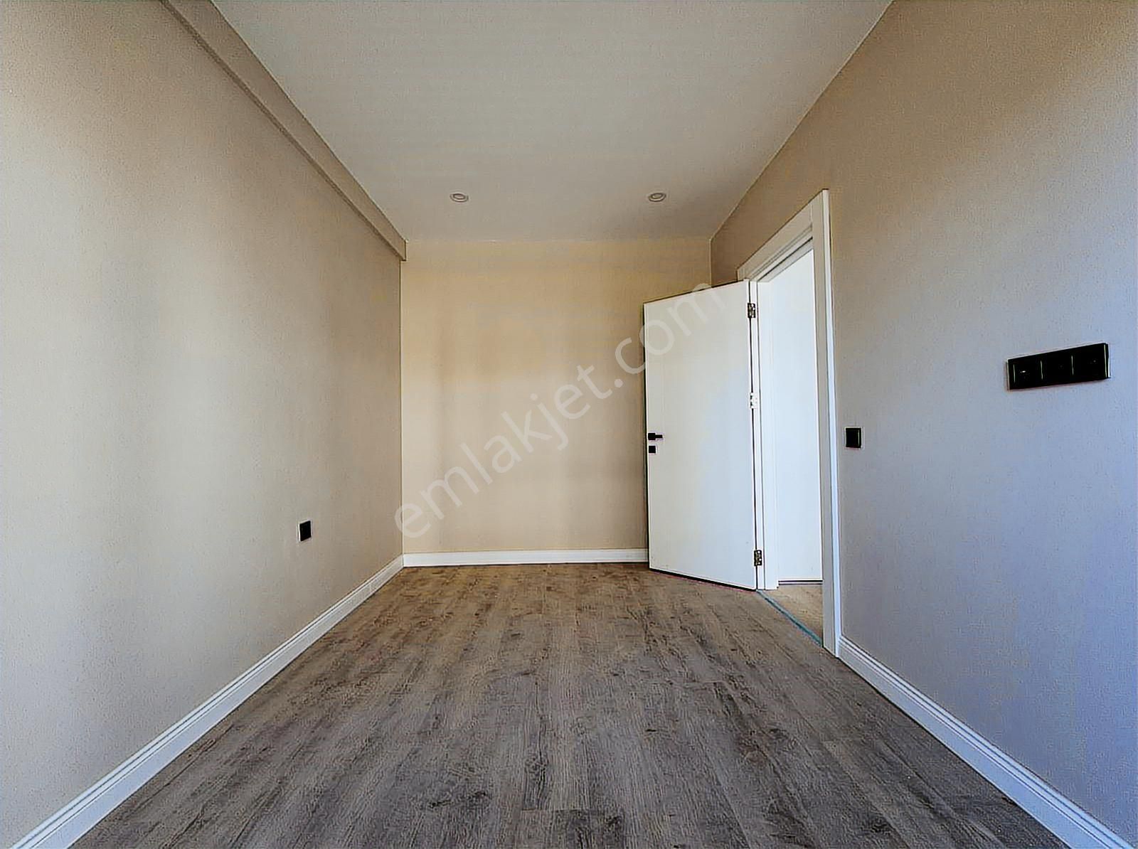 Uğur Kurtulmuş'tan 40 Lık Yol Yakını Kiralık 1+1 Arakat Daire - Görsel 18