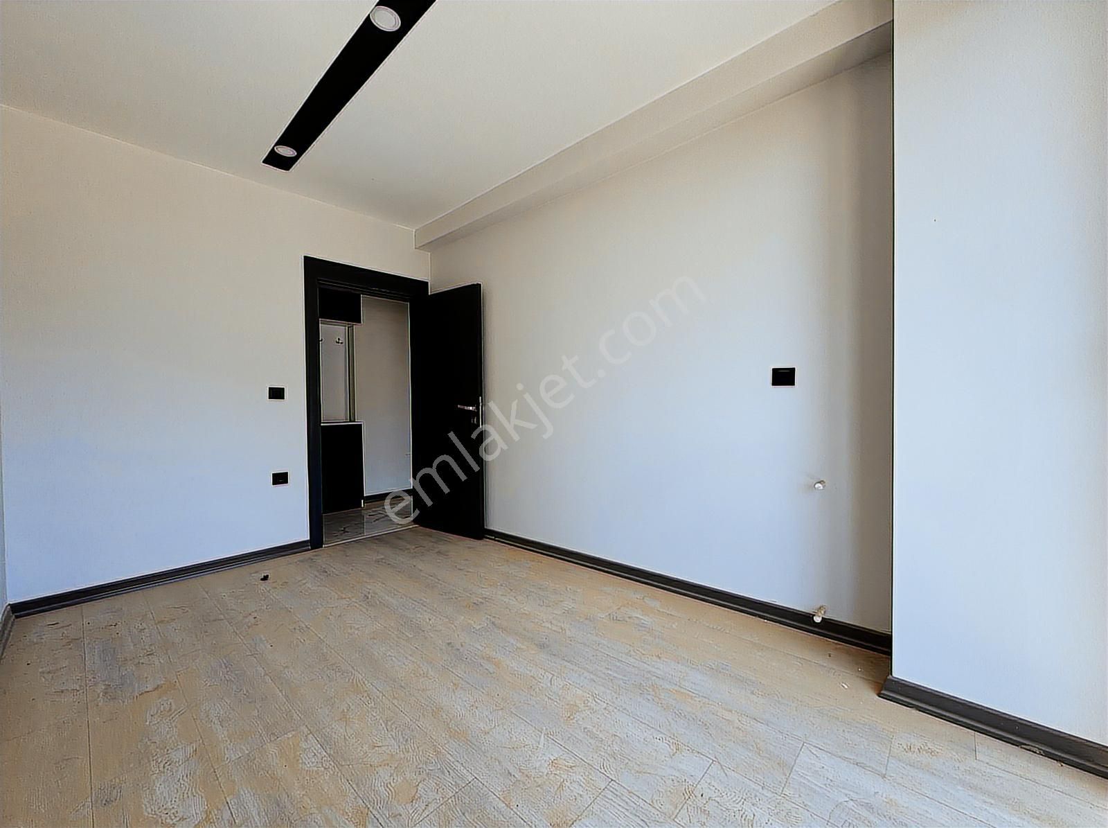 Uğur Kurtulmuş'tan Oturuma Hazır Yüksek Giriş 2+1 Daire - Görsel 11