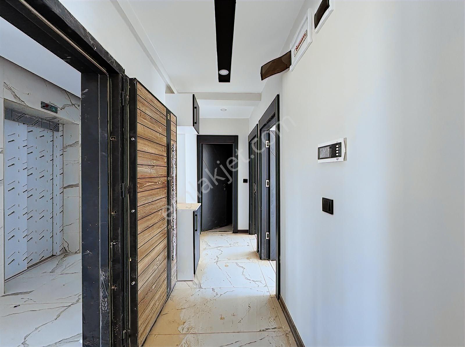 Uğur Kurtulmuş'tan Oturuma Hazır Yüksek Giriş 2+1 Daire - Görsel 6