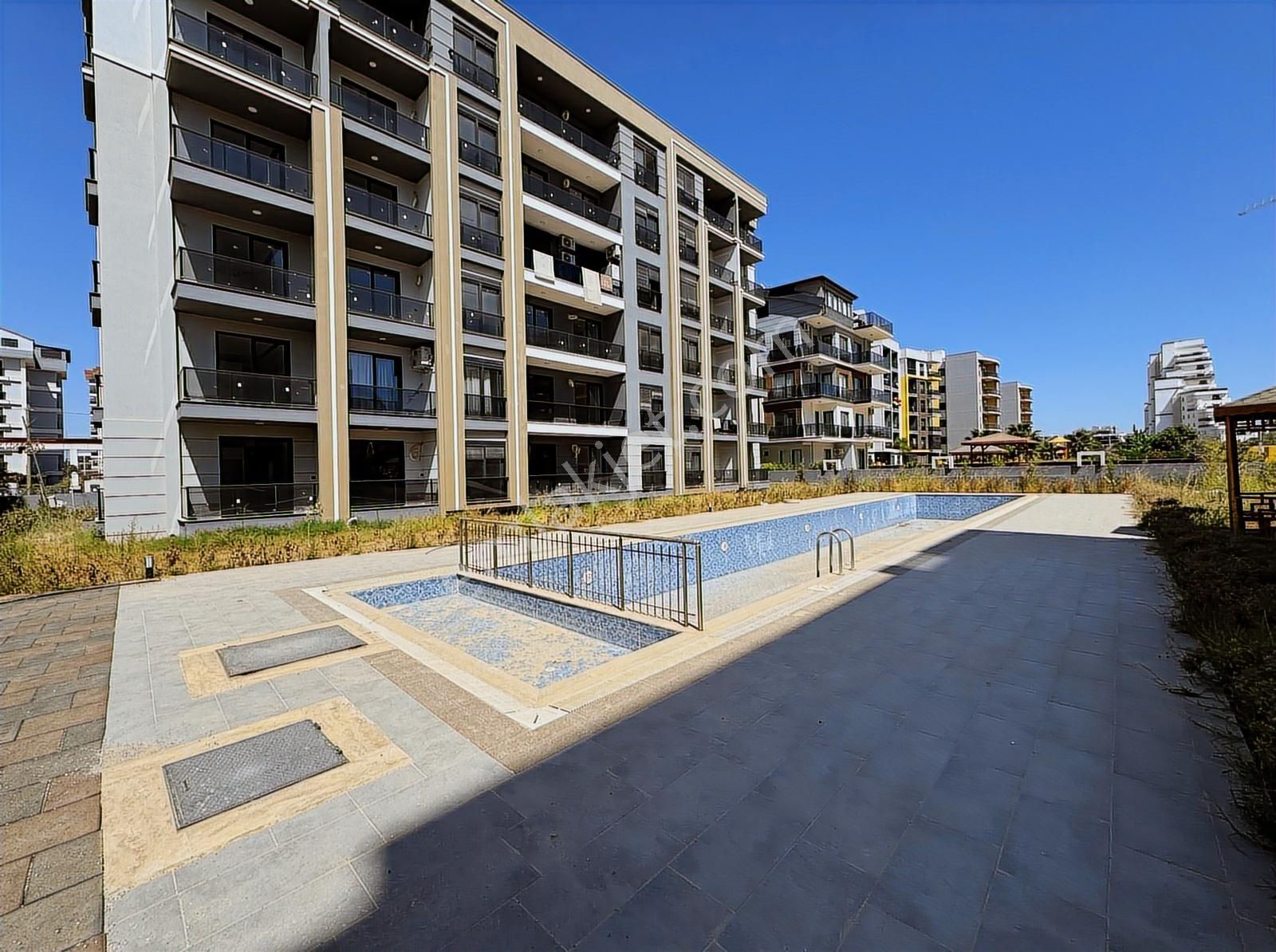 Uğur Kurtulmuş'tan Oturuma Hazır Yüksek Giriş 2+1 Daire