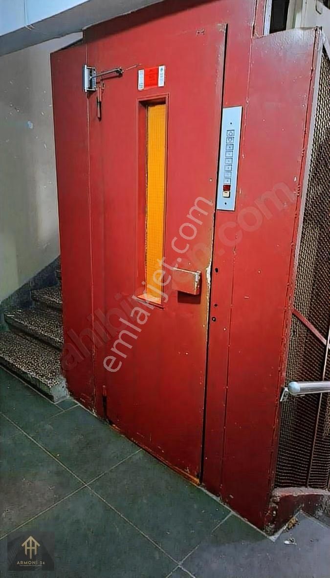 Cen.metrobüsün Dibinde Asansörlü 2+1 Daire - Görsel 2