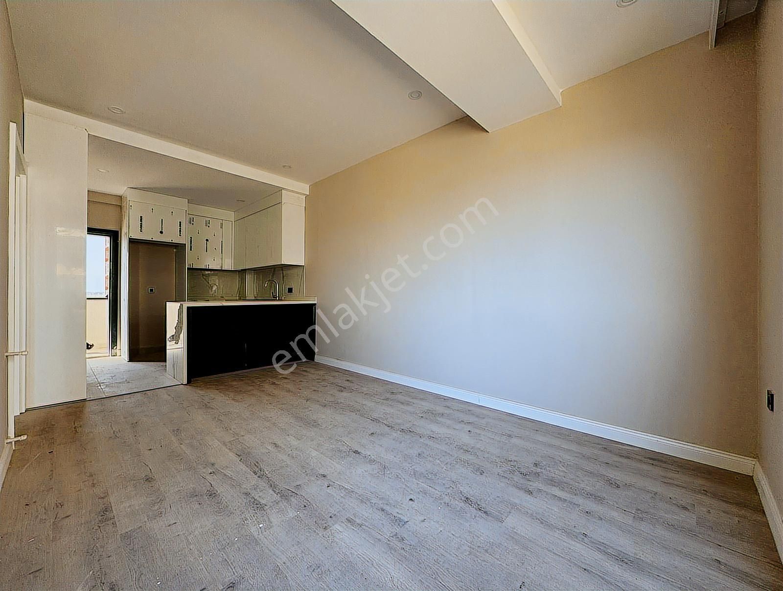 Uğur Kurtulmuş'tan Oturuma Hazır Sitede Satılık 1+1 Arakat Daire - Görsel 14