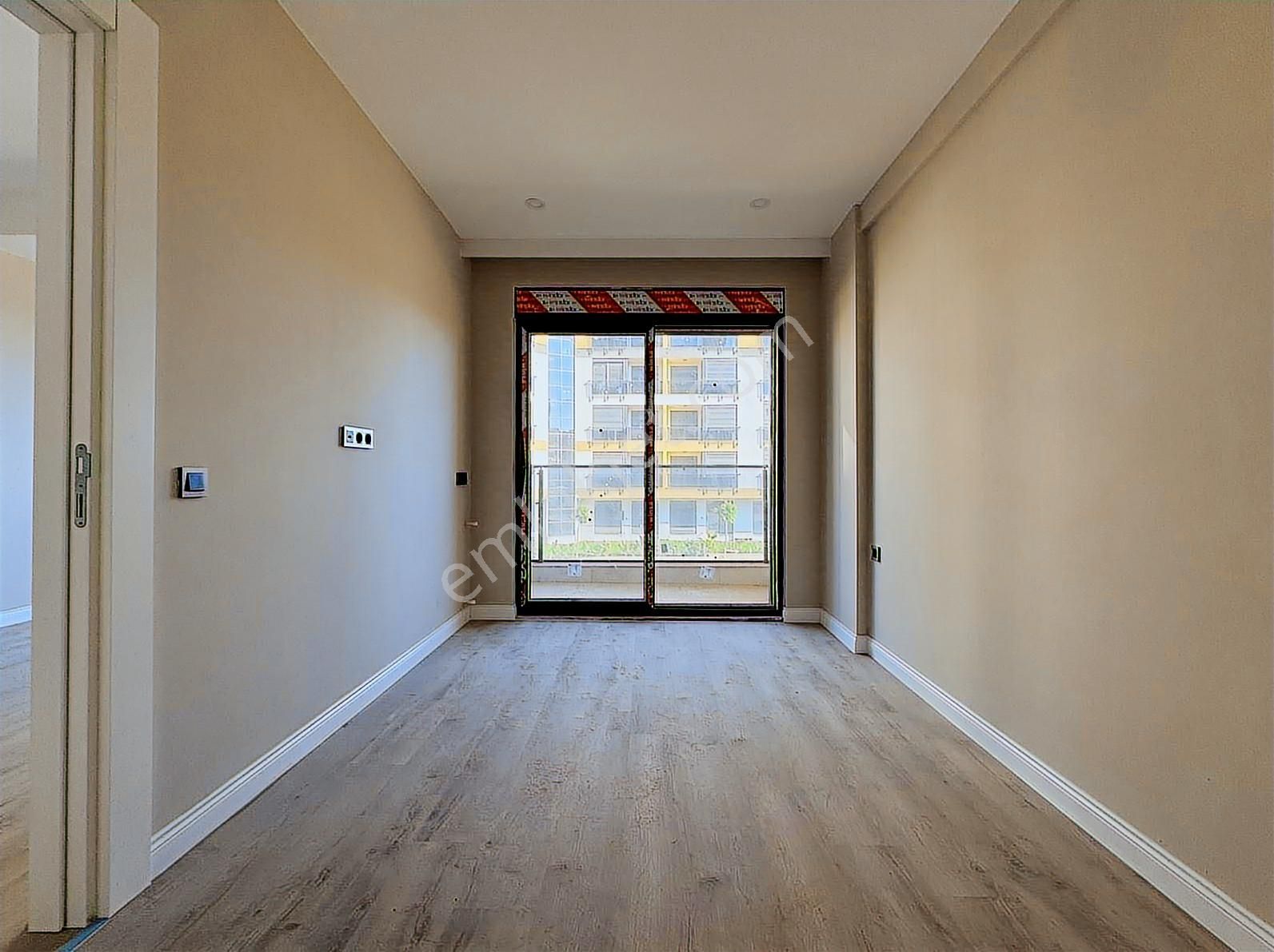 Uğur Kurtulmuş'tan Oturuma Hazır Sitede Satılık 1+1 Arakat Daire - Görsel 16