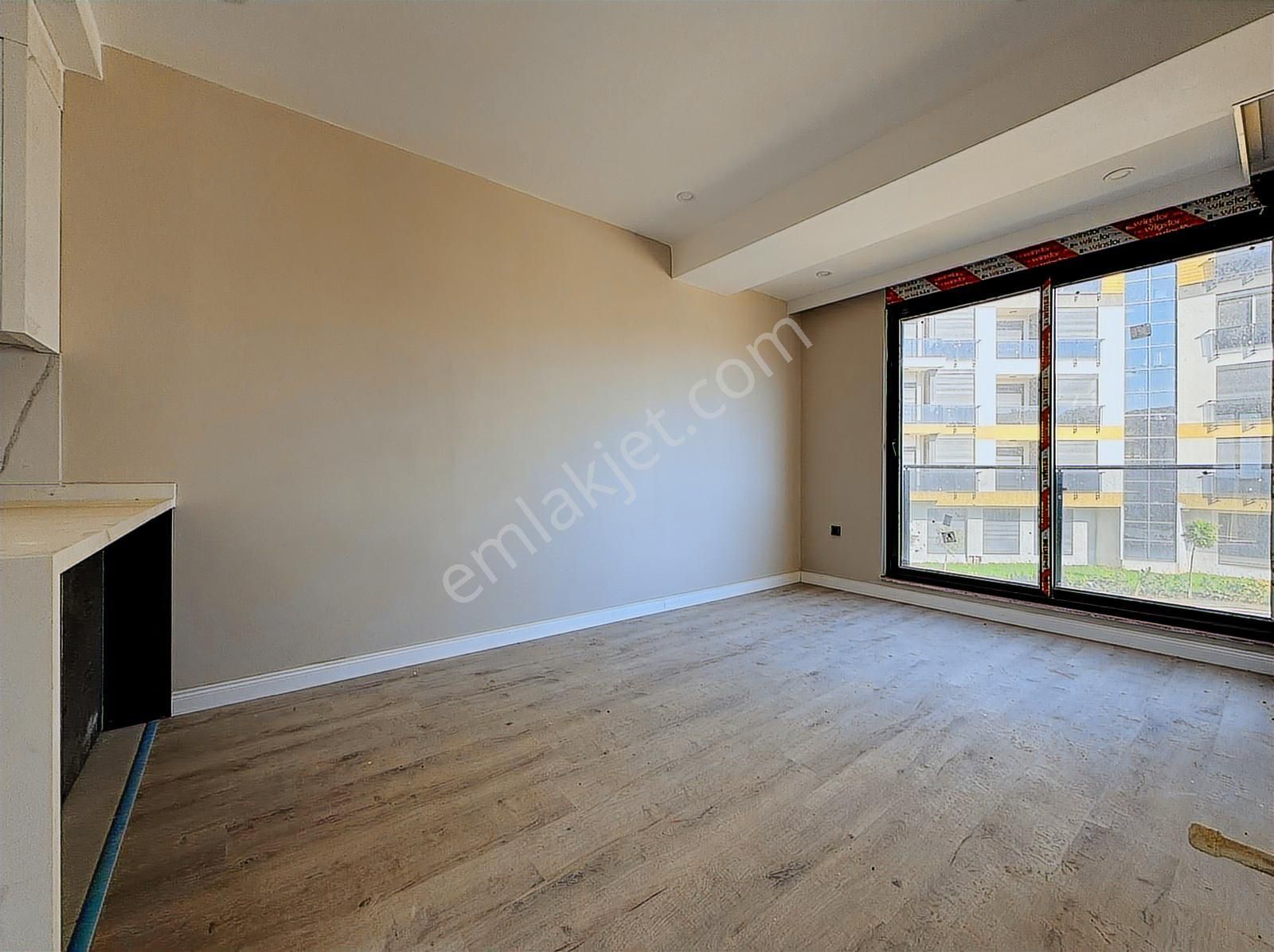 Uğur Kurtulmuş'tan Oturuma Hazır Sitede Satılık 1+1 Arakat Daire - Görsel 6