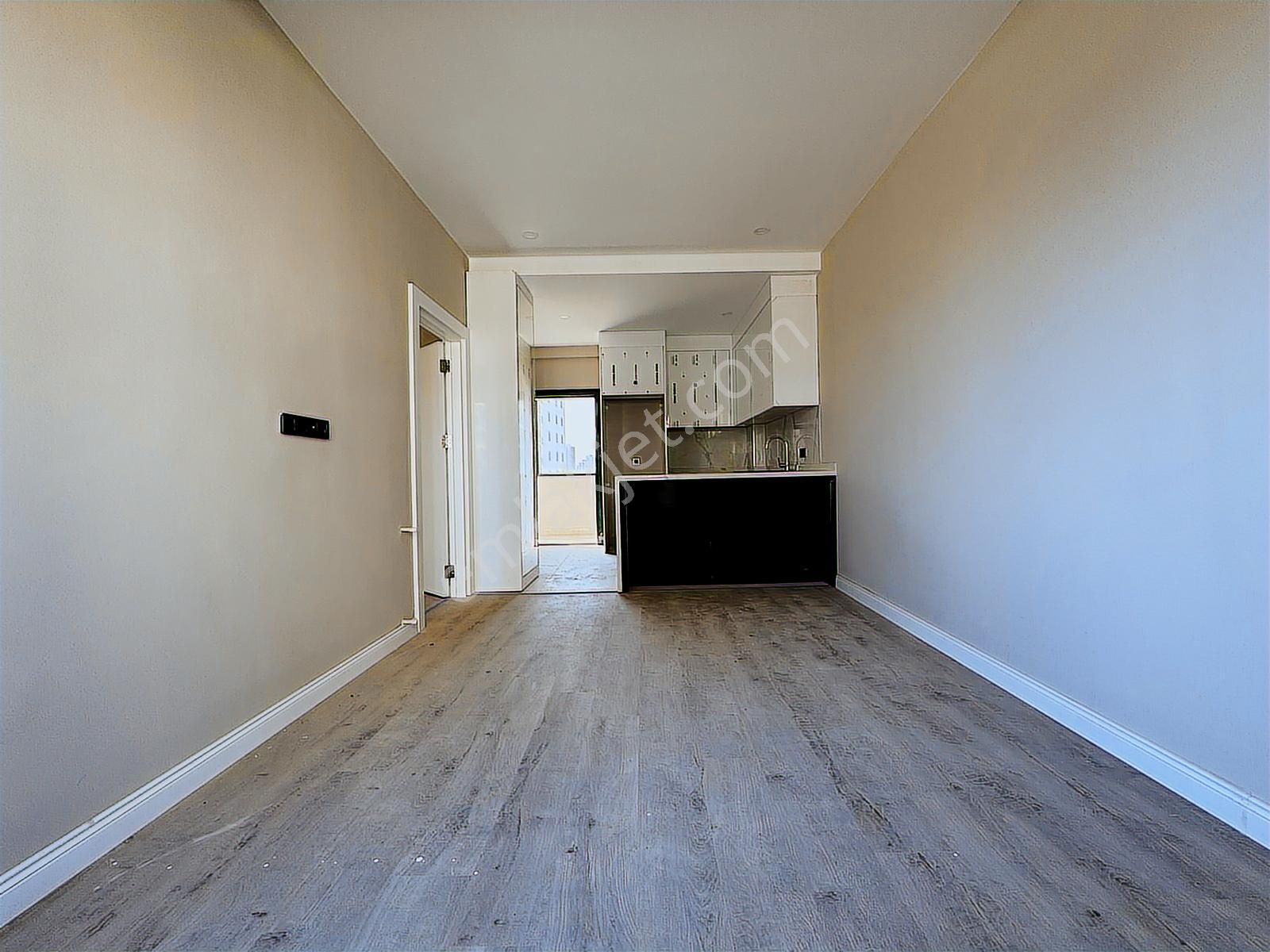 Uğur Kurtulmuş'tan Oturuma Hazır Sitede Satılık 1+1 Arakat Daire - Görsel 13