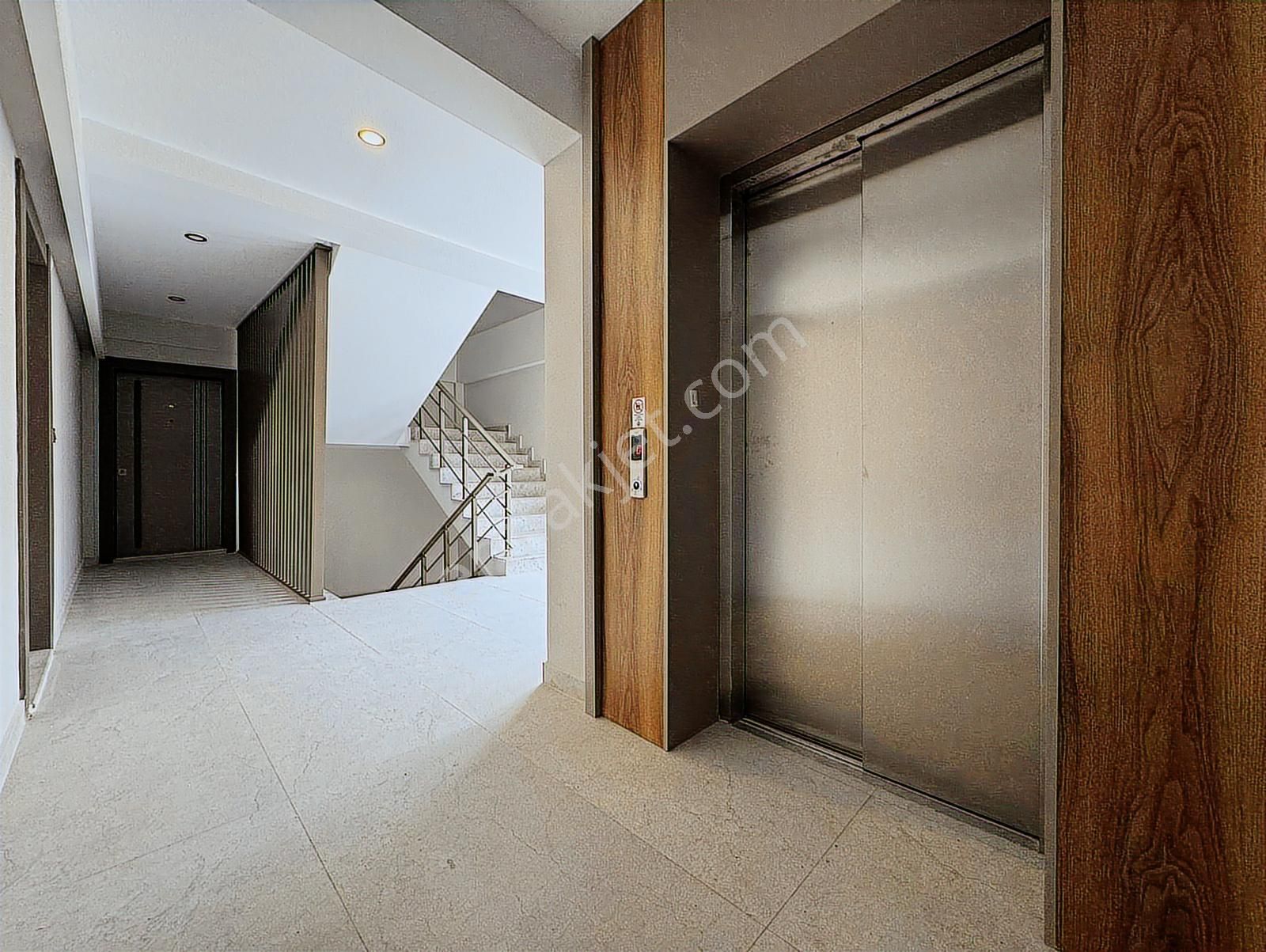 Uğur Kurtulmuş'tan Oturuma Hazır 1+1 Arakat Kiralık Daire - Görsel 2