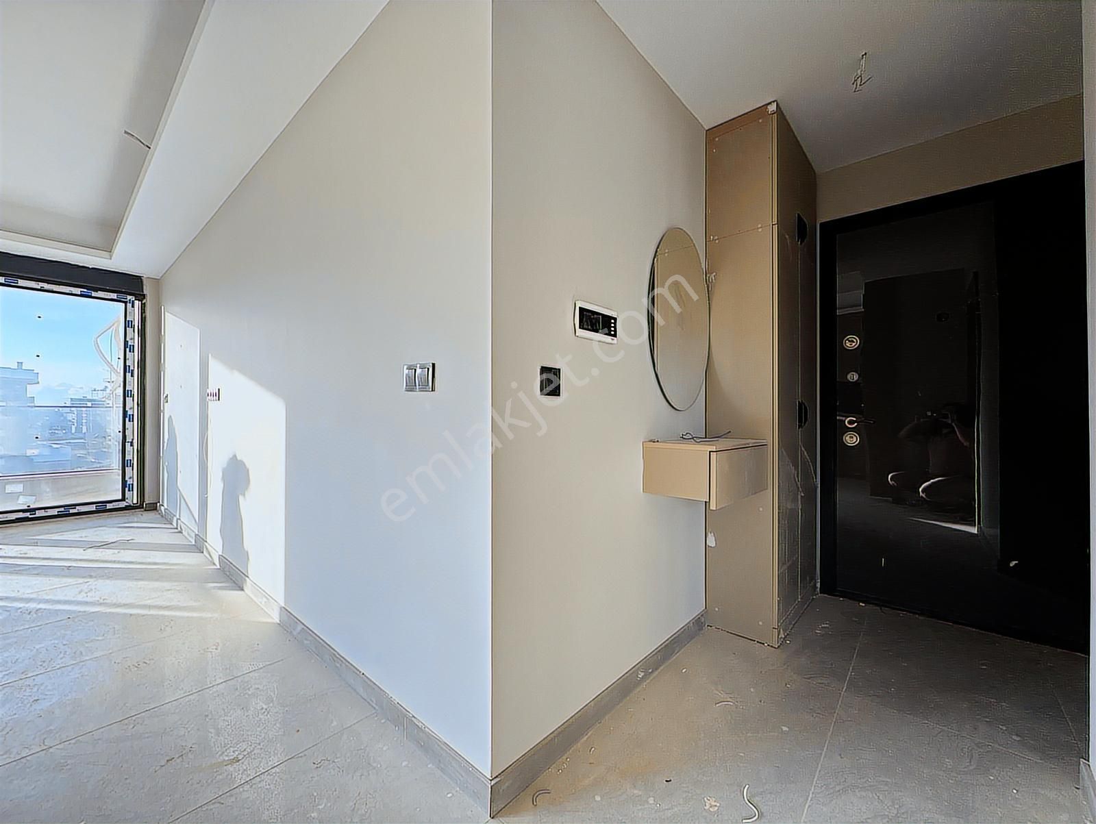 Uğur Kurtulmuş'tan 40'lık Yol Üzerinde Satılık 1+1 Daire - Görsel 20