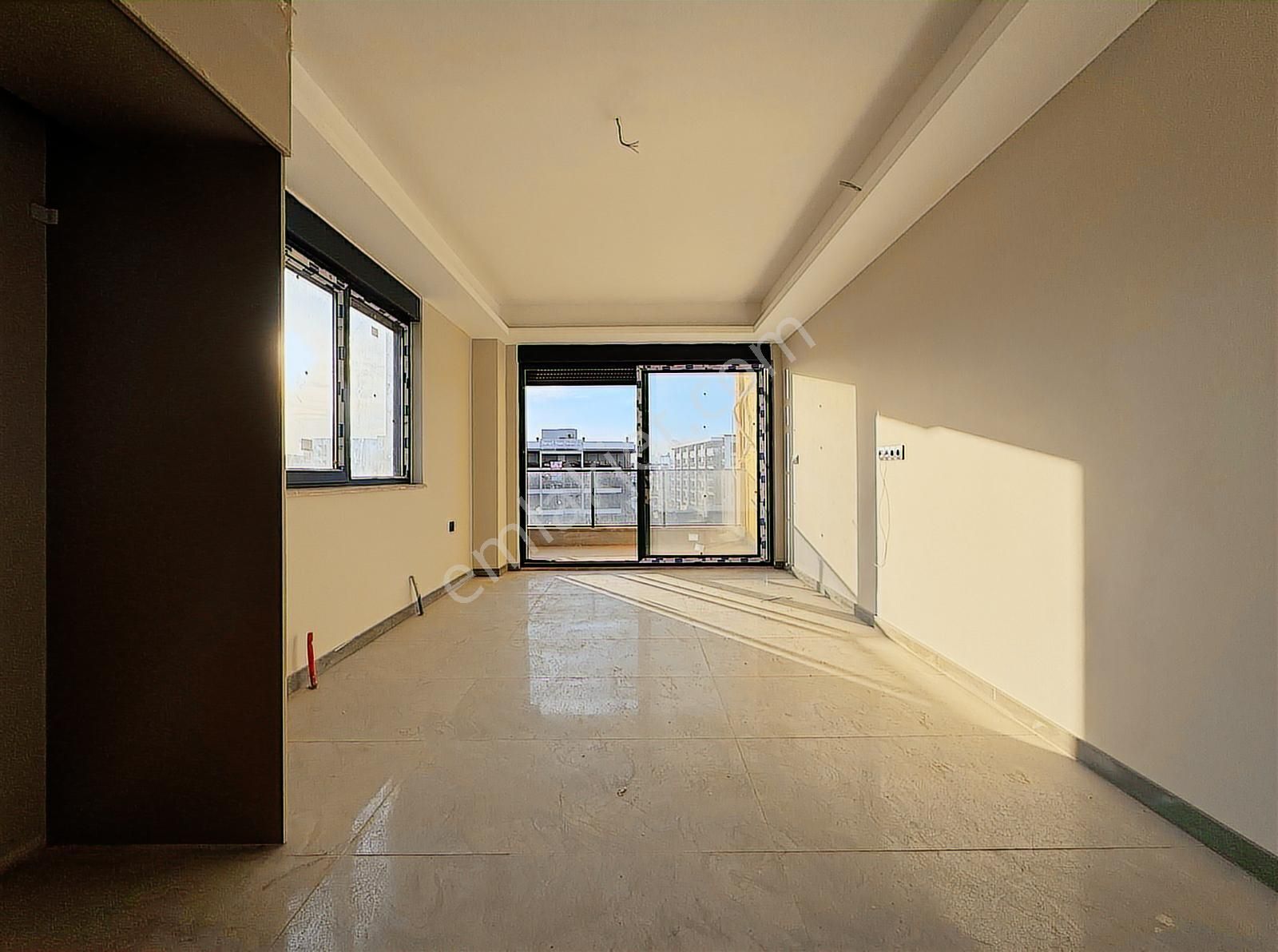 Uğur Kurtulmuş'tan 40'lık Yol Üzerinde Satılık 1+1 Daire - Görsel 6