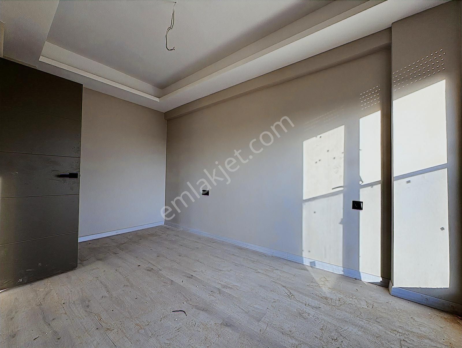 Uğur Kurtulmuş'tan 40'lık Yol Üzerinde Satılık 1+1 Daire - Görsel 21