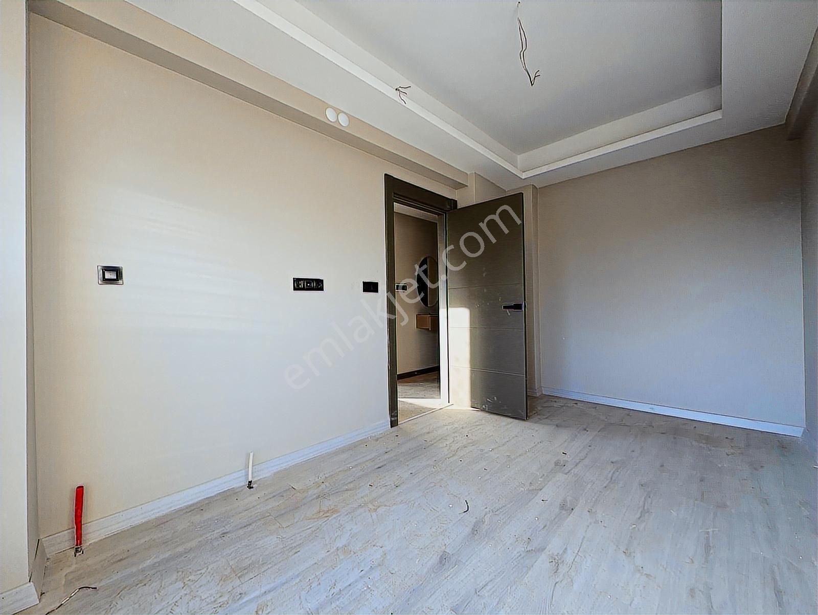 Uğur Kurtulmuş'tan 40'lık Yol Üzerinde Satılık 1+1 Daire - Görsel 9