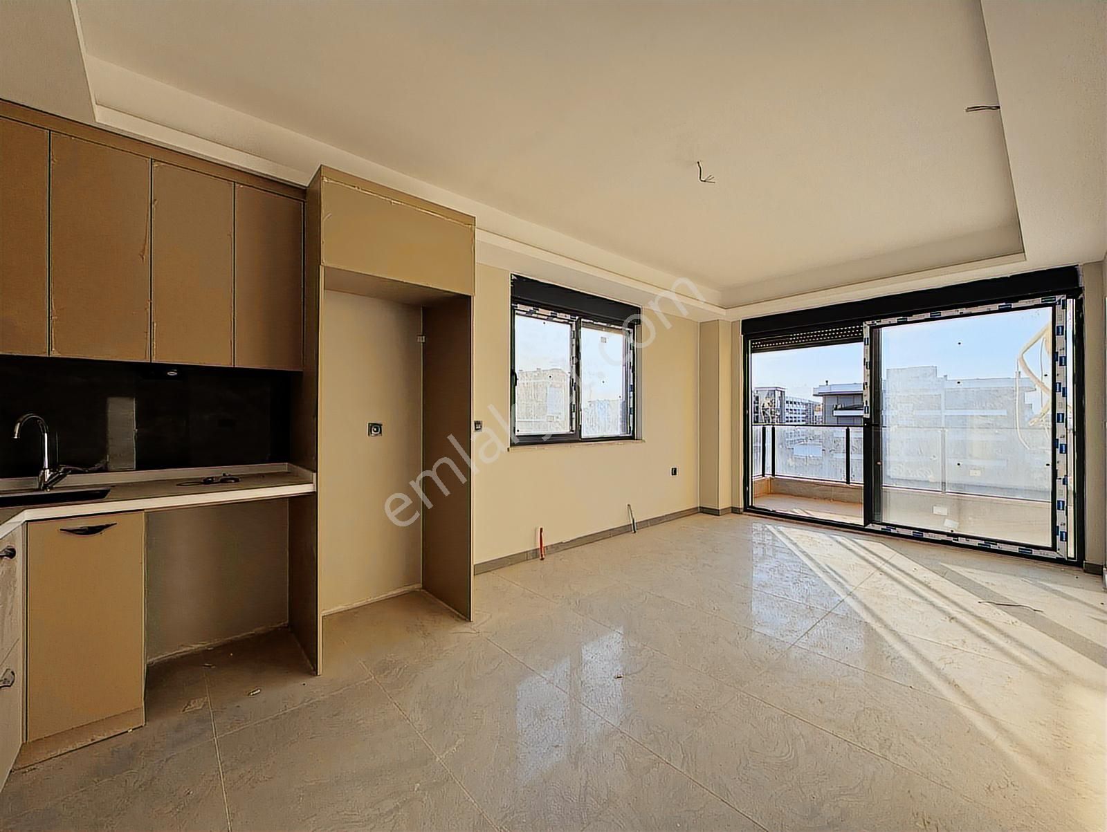 Uğur Kurtulmuş'tan 40'lık Yol Üzerinde Satılık 1+1 Daire - Görsel 11