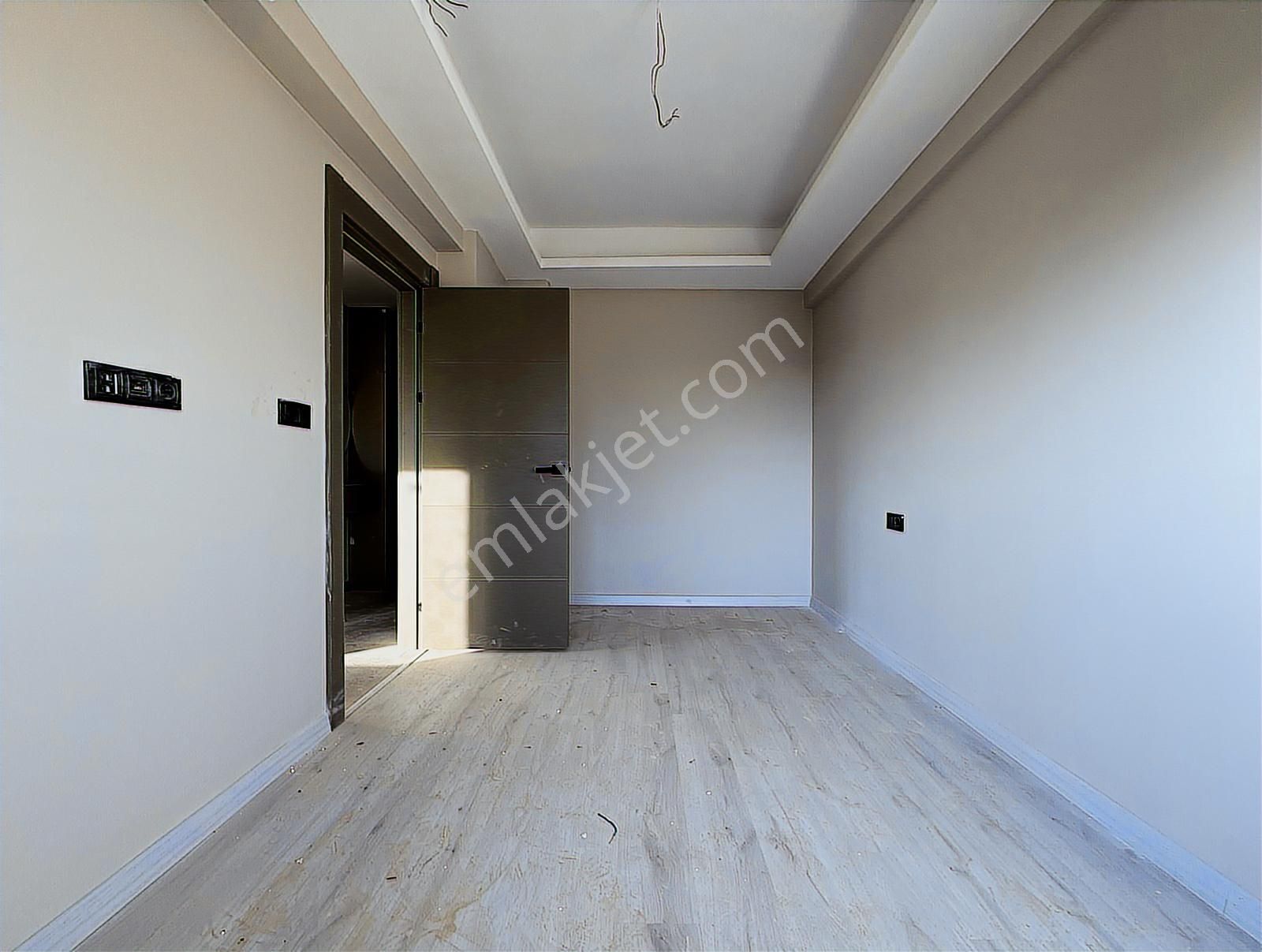 Uğur Kurtulmuş'tan 40'lık Yol Üzerinde Satılık 1+1 Daire - Görsel 19