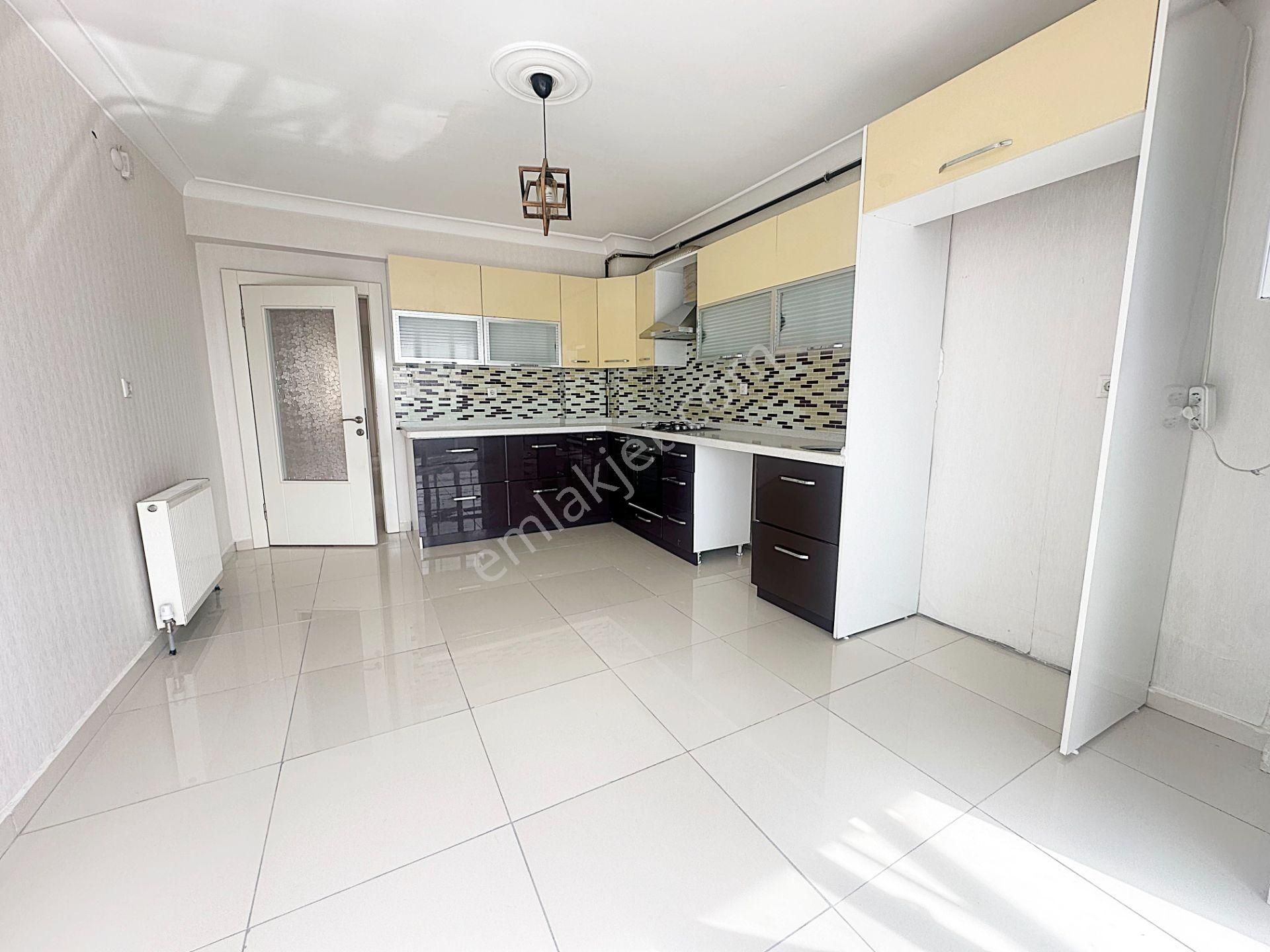 Cihan'dan Ankara Manzarlı Caddelere Paralel 4+1 Kiralık Daire - Görsel 3