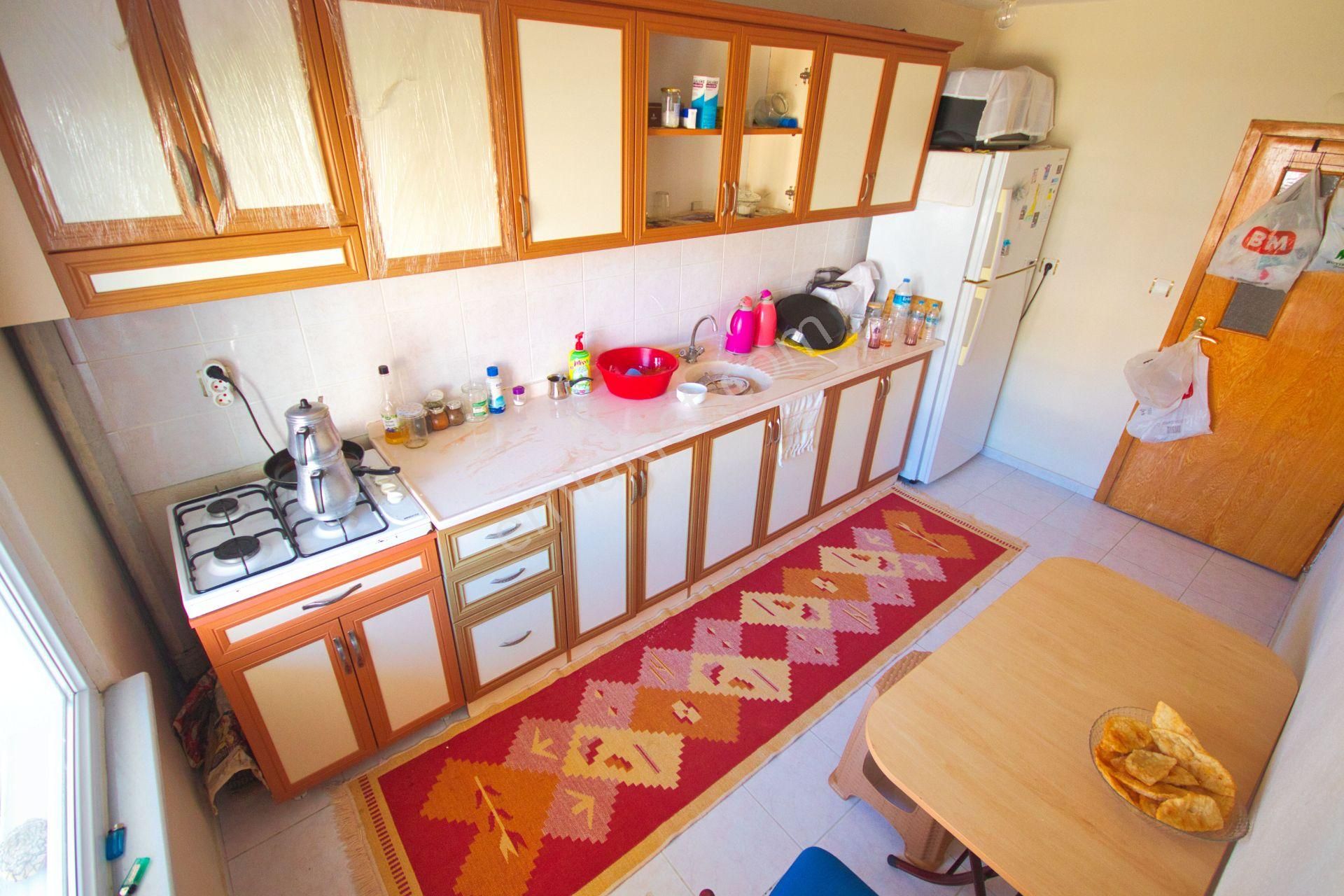 🛑🛑aktiften Akçay'da Satılık Denize Yakın Ön Cephe Arakat Geniş Çift Balkonlu 2+1 Daire