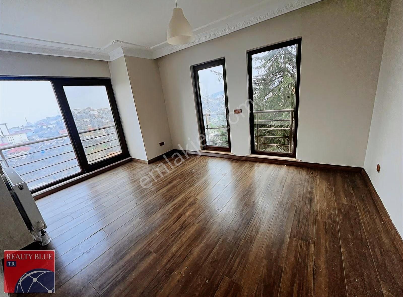 Pendik Lara Teras'ta Kiralık Müstakil Bahçeli Lüks 5+2 Villa - Görsel 27