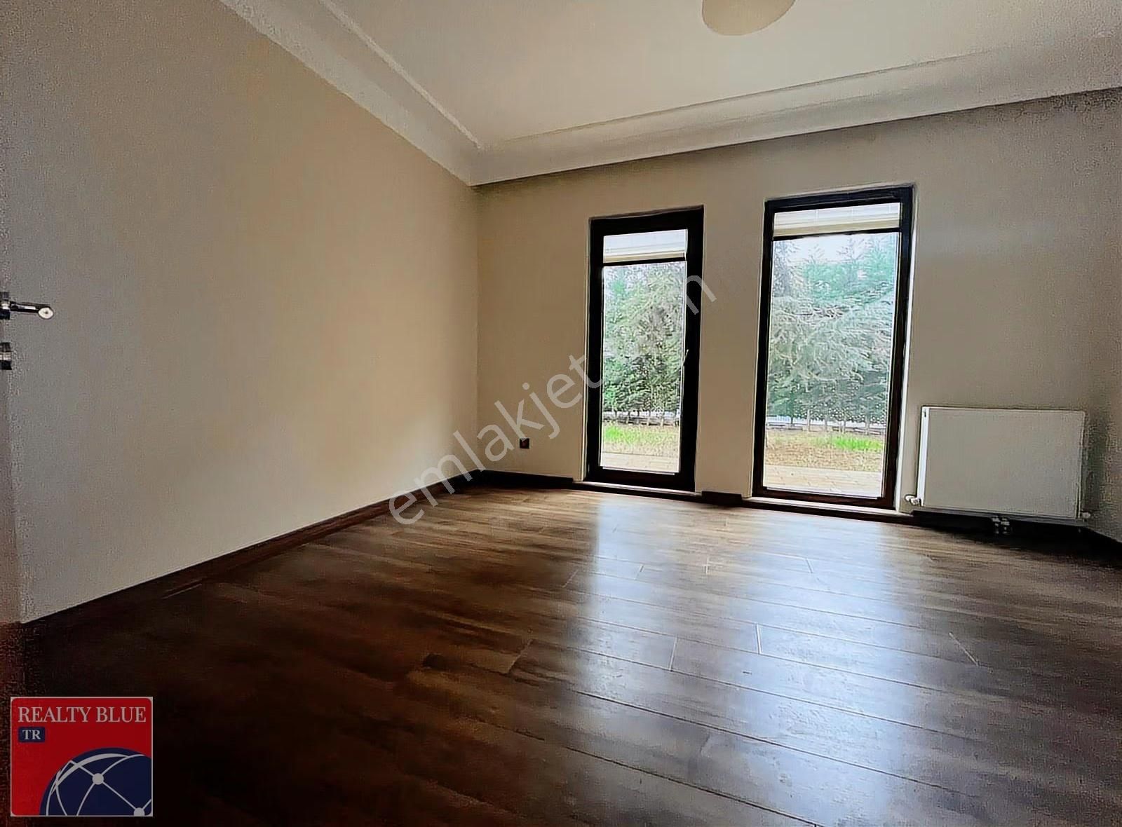 Pendik Lara Teras'ta Kiralık Müstakil Bahçeli Lüks 5+2 Villa - Görsel 8