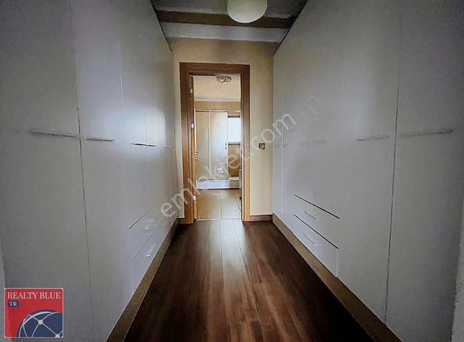 Pendik Lara Teras'ta Kiralık Müstakil Bahçeli Lüks 5+2 Villa - Görsel 31