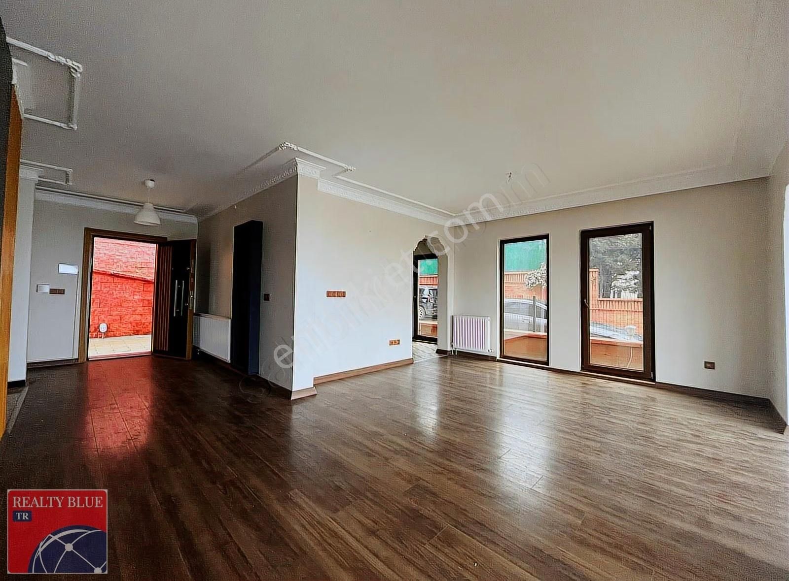 Pendik Lara Teras'ta Kiralık Müstakil Bahçeli Lüks 5+2 Villa - Görsel 25