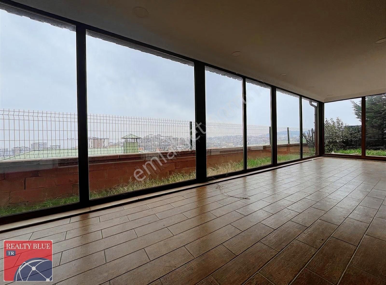 Pendik Lara Teras'ta Kiralık Müstakil Bahçeli Lüks 5+2 Villa - Görsel 2