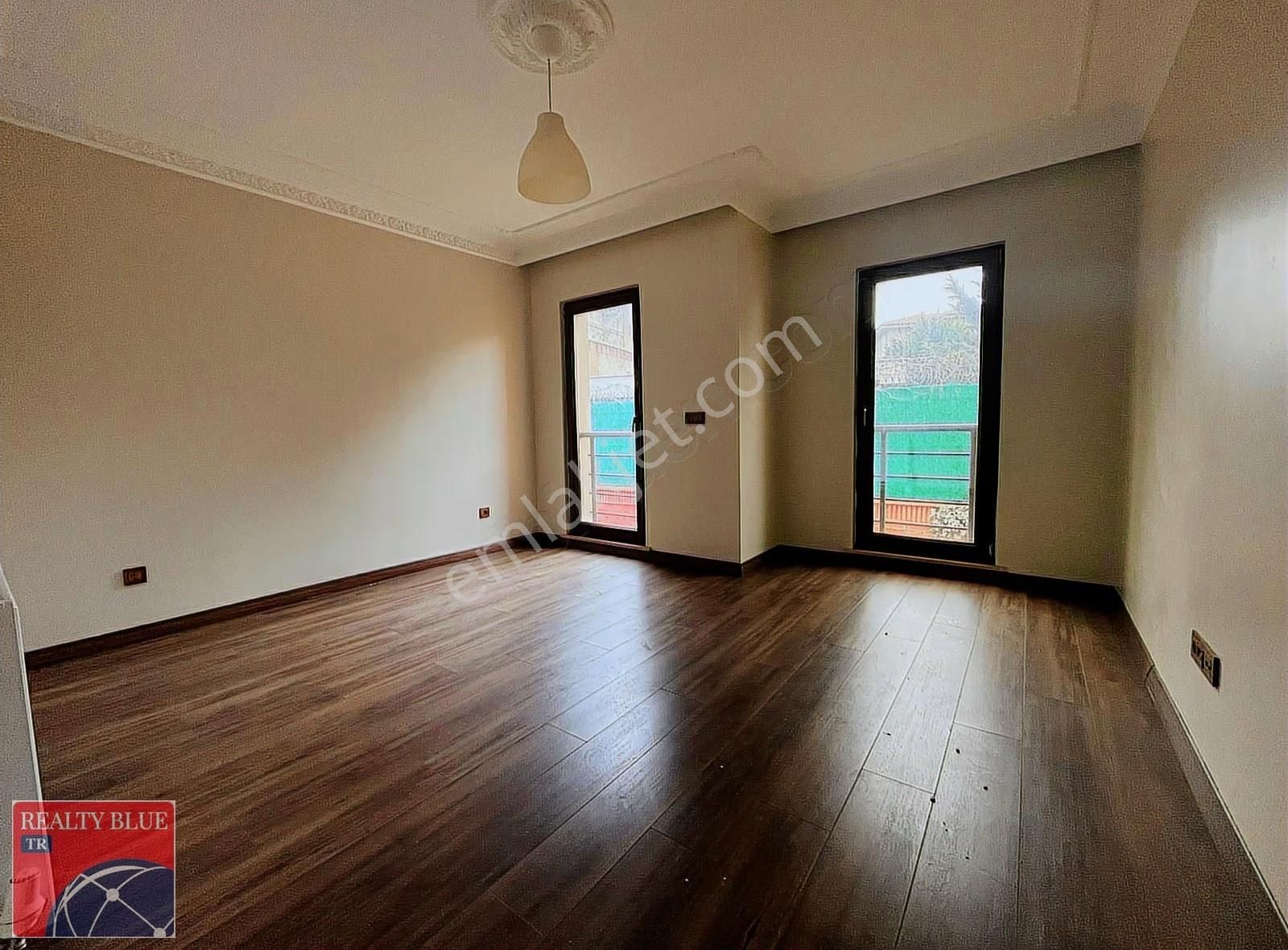 Pendik Lara Teras'ta Kiralık Müstakil Bahçeli Lüks 5+2 Villa - Görsel 23