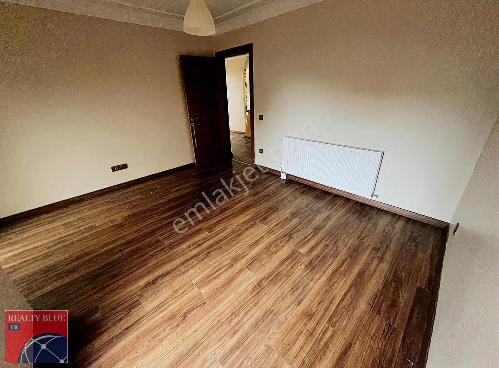 Pendik Lara Teras'ta Kiralık Müstakil Bahçeli Lüks 5+2 Villa - Görsel 29