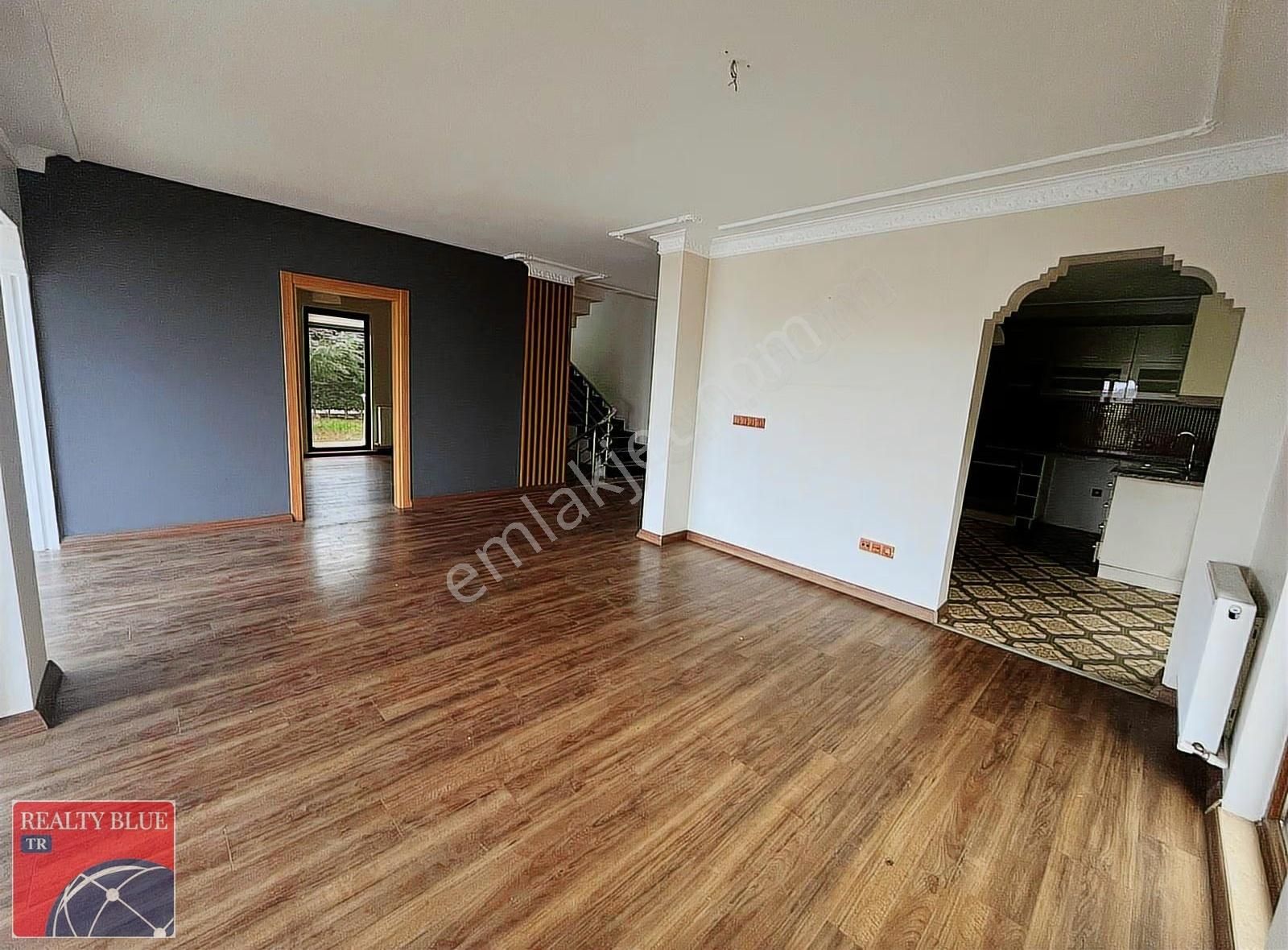 Pendik Lara Teras'ta Kiralık Müstakil Bahçeli Lüks 5+2 Villa - Görsel 26