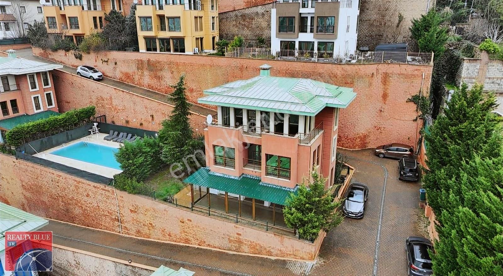 Pendik Lara Teras'ta Kiralık Müstakil Bahçeli Lüks 5+2 Villa - Görsel 18