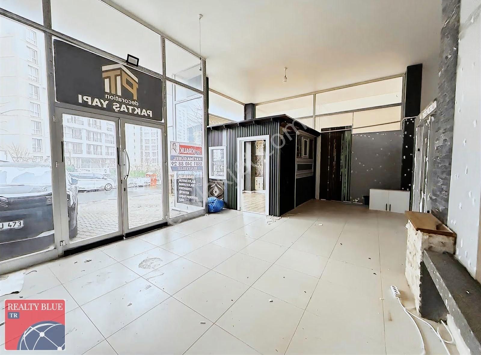 Kiralık Dükkan (180) M2 Sancaktepe Metro Yanı