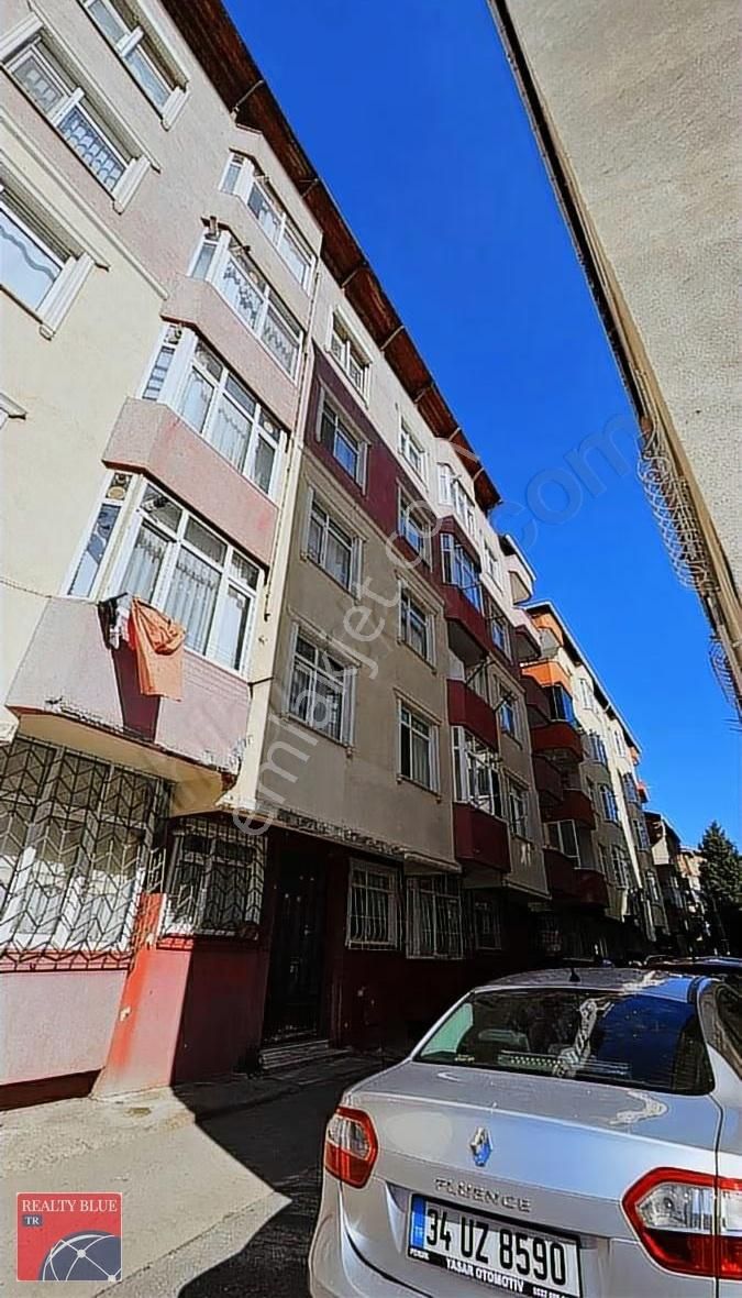 Pendik Kaynarca'da Marmaray'a Yakın Kiralık Eşyalı 3+1 Daire