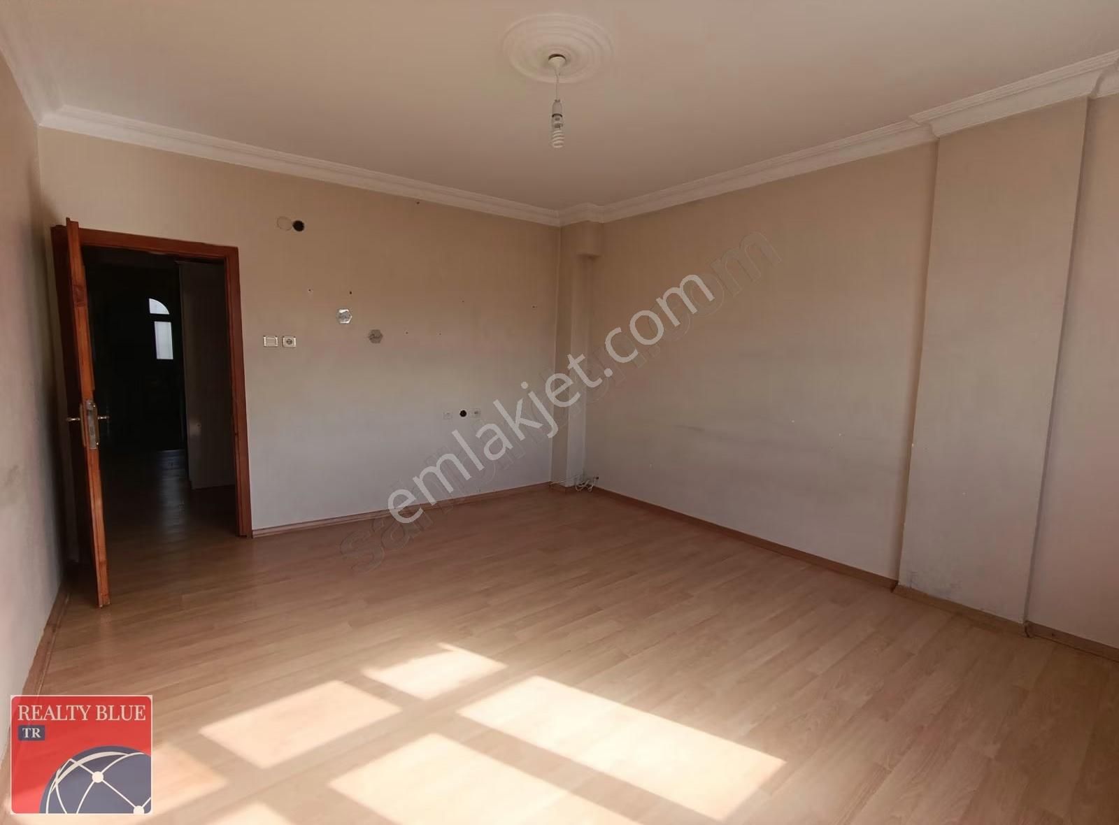 Sultanbeyli Ahmet Yesevi Mahallesinde 2+1 Kiralık Daire - Görsel 2