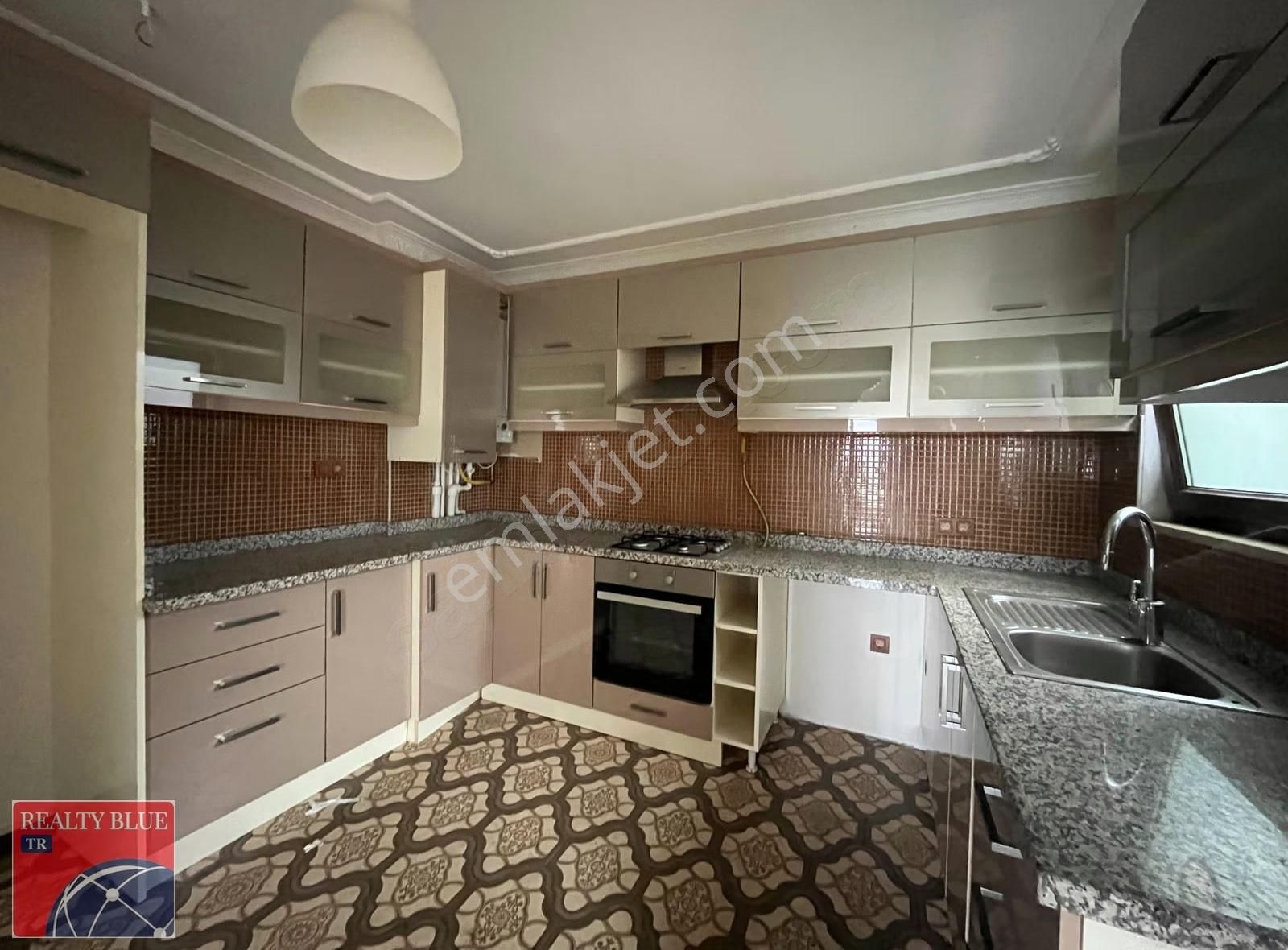 Pendik Lara Teras'ta Satılık Müstakil Bahçeli Lüks 5+2 Villa - Görsel 28