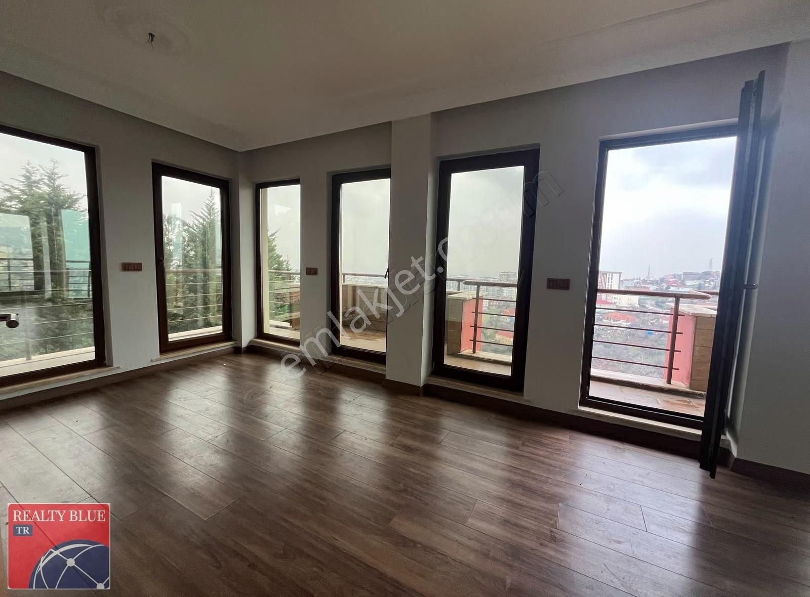 Pendik Lara Teras'ta Satılık Müstakil Bahçeli Lüks 5+2 Villa - Görsel 16