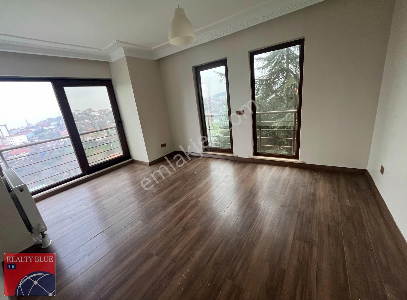 Pendik Lara Teras'ta Satılık Müstakil Bahçeli Lüks 5+2 Villa - Görsel 3