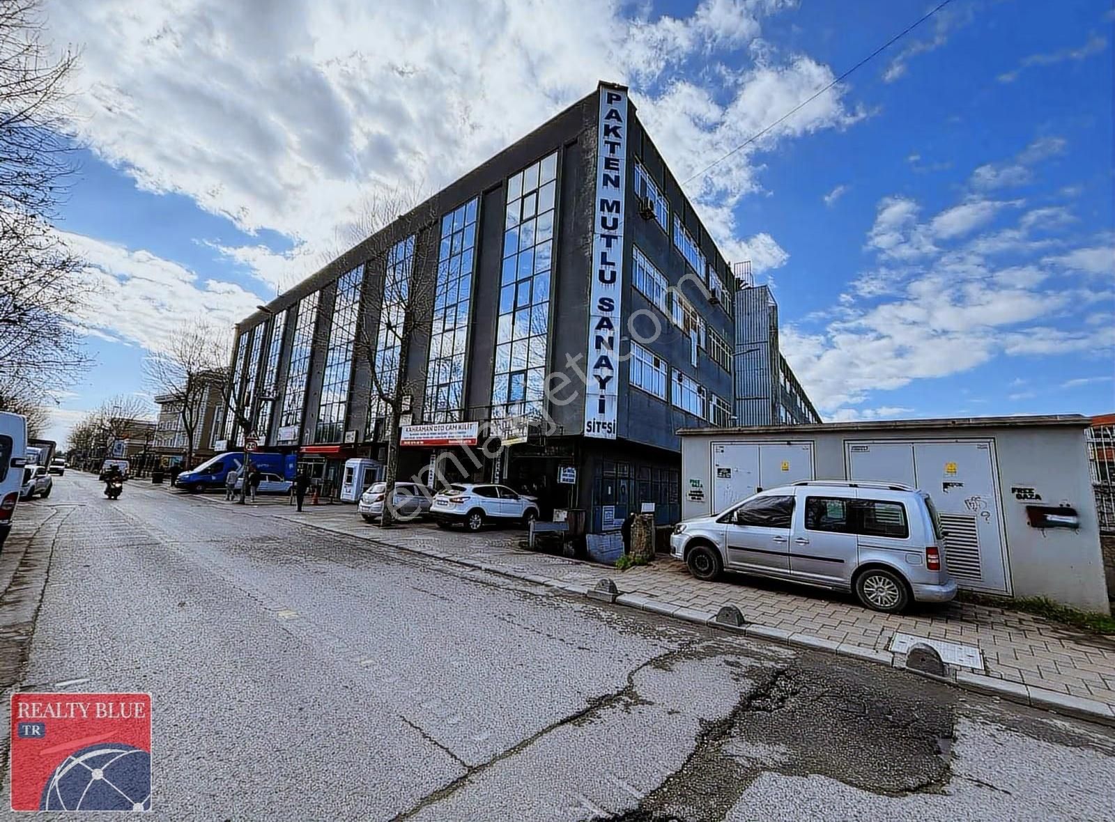 Sefaköy Beşyolda Tamirhaneye Uygun 40m2 Dükkan