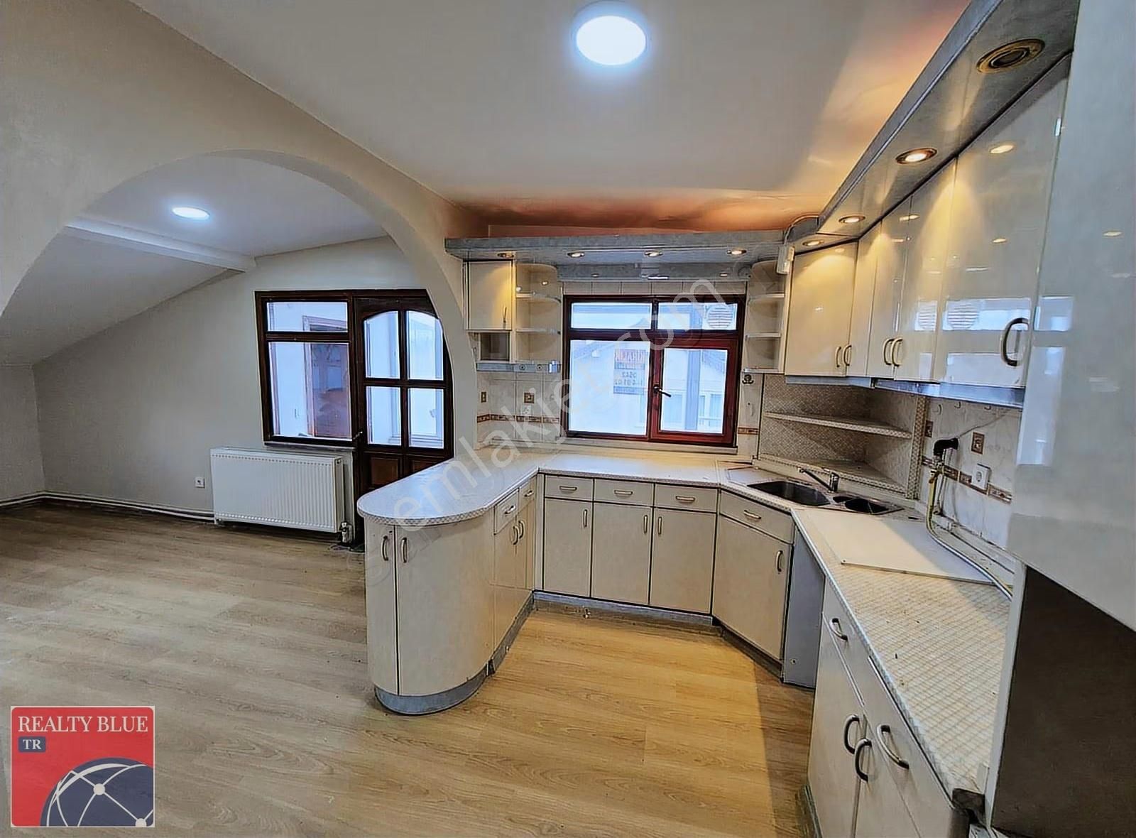 Tarabya_boğaz Ve 3. Köprü Manzaralı Kiralık(2+1)+teras Balkon - Görsel 4