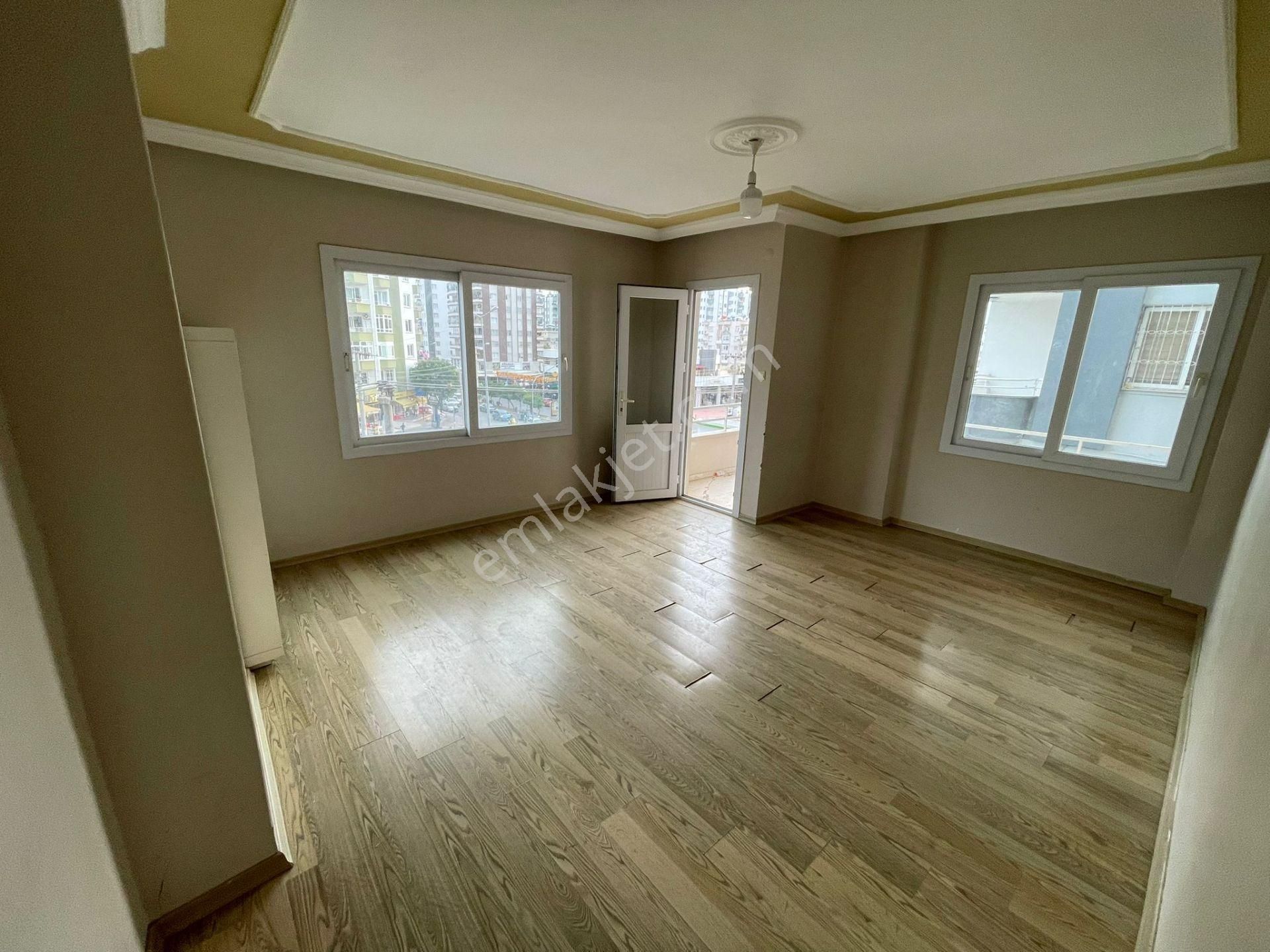 Mezitli Atatürk Mah.de Merkezi Konumlu 3+1 Bağımsız Mutfaklı Satılık Daire