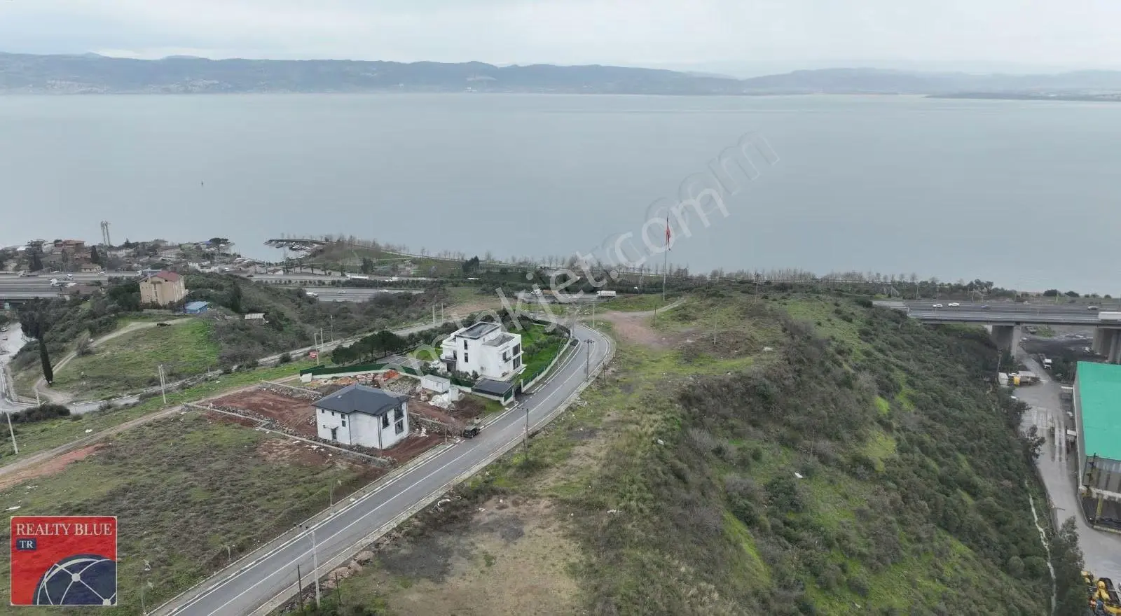 Deniz Manzaralı Villa Arsası: Dilovası Tavşancıl'da Fırsat 904m²