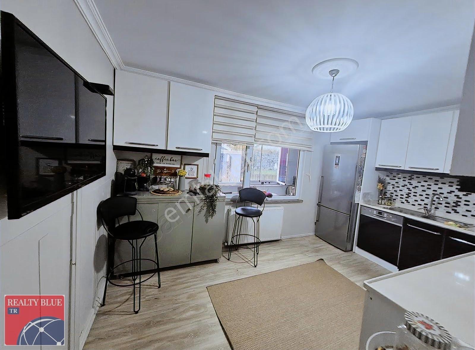 Tarabya_3 Katlı Satılık_müstakil Ev (7+3)/metro+sahil - Görsel 4