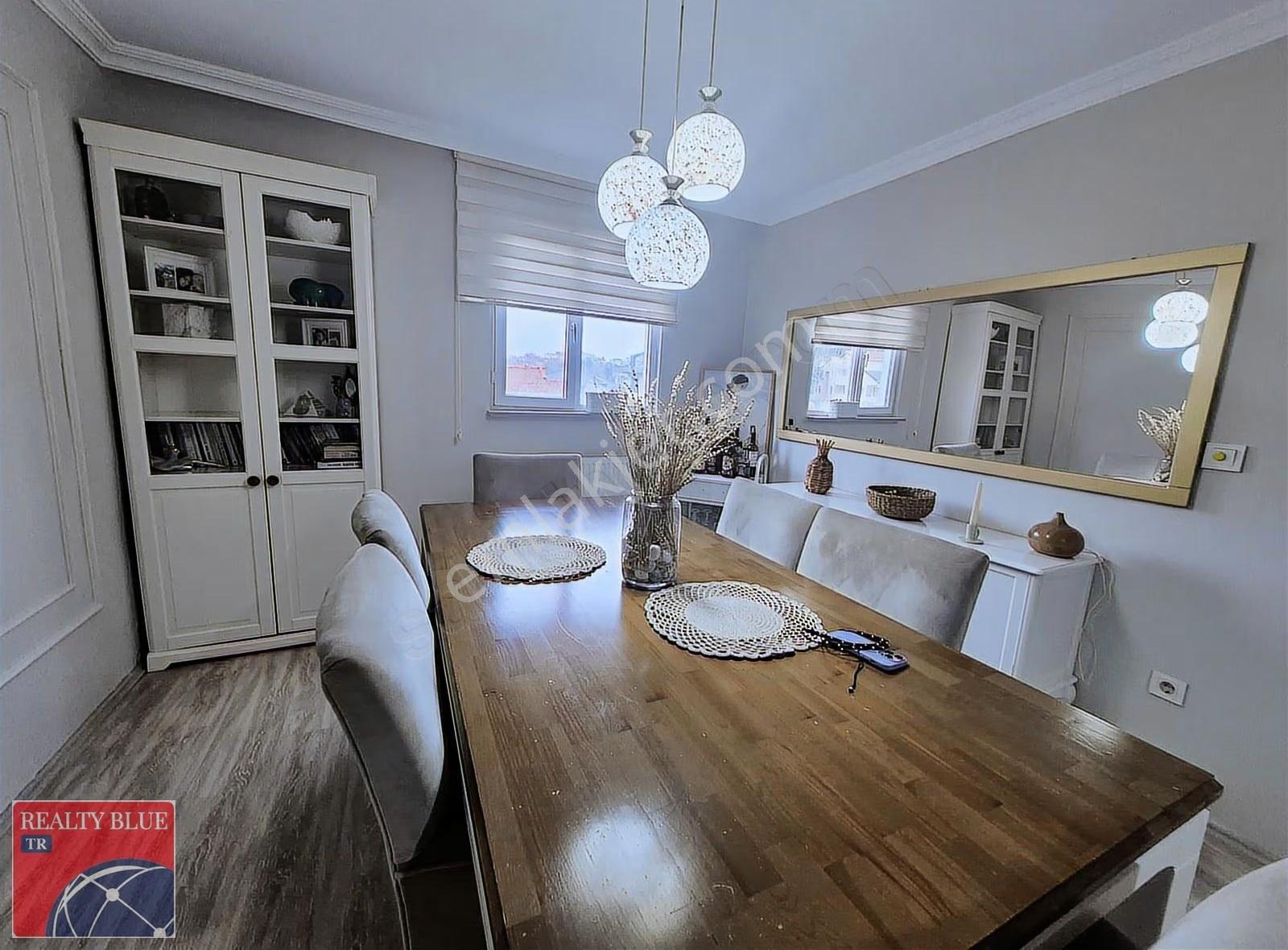 Tarabya_3 Katlı Satılık_müstakil Ev (7+3)/metro+sahil - Görsel 6