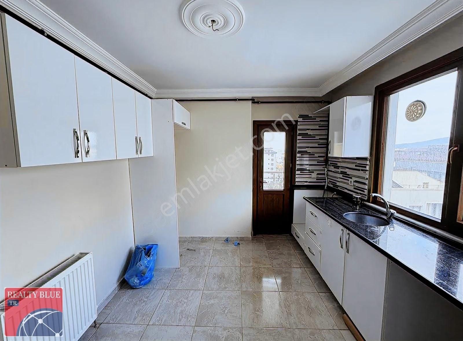Sultanbeyli Merkezi Konumda Kiralık 4+1 Üst Dubleks Daire - Görsel 11