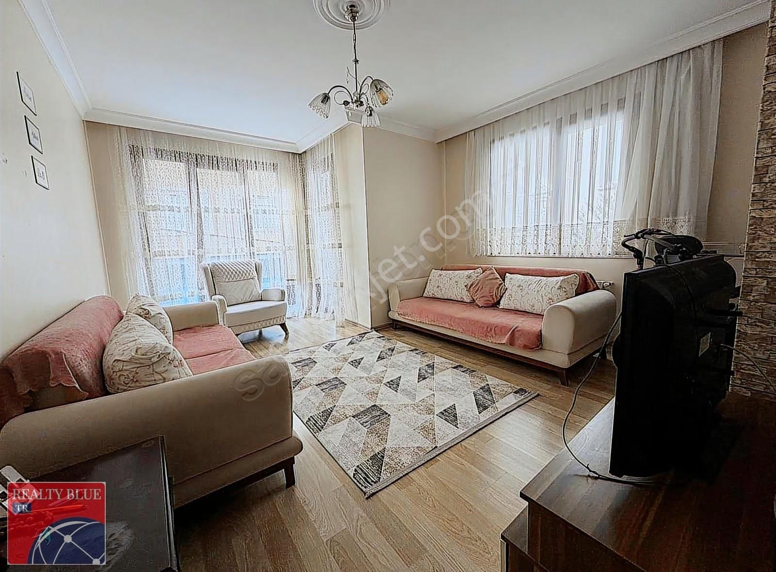 Tek Yetkili !! Samandıra Merkez Metro Komşu Cad Üzeri 2+1 Arakat