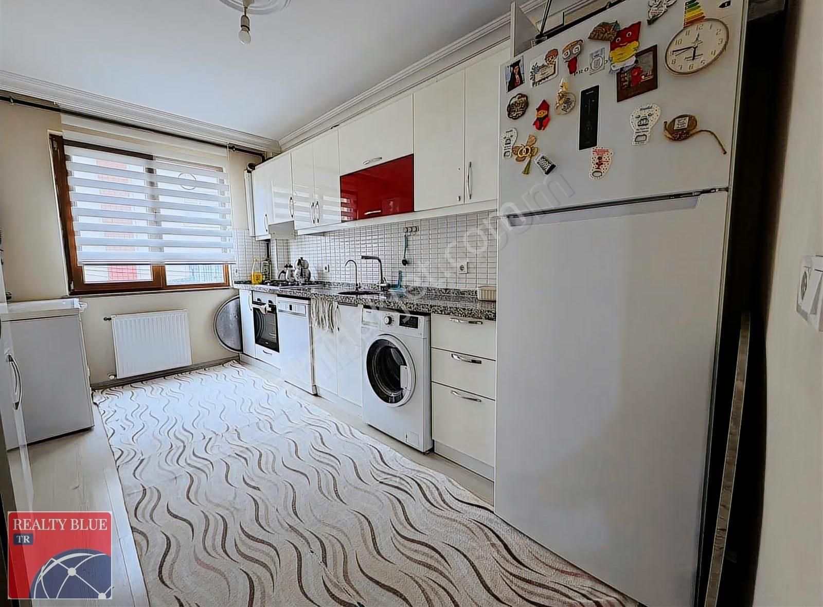 Samandıra Osmangazi Mah De Merkezi Konumda 3+1 Geniş Arakat Dair