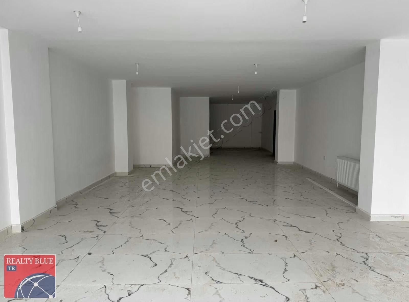 Sultanbeyli'de Cadde Üzeri Kiralık Dükkan 260m²kapalı +150m²açık - Görsel 2