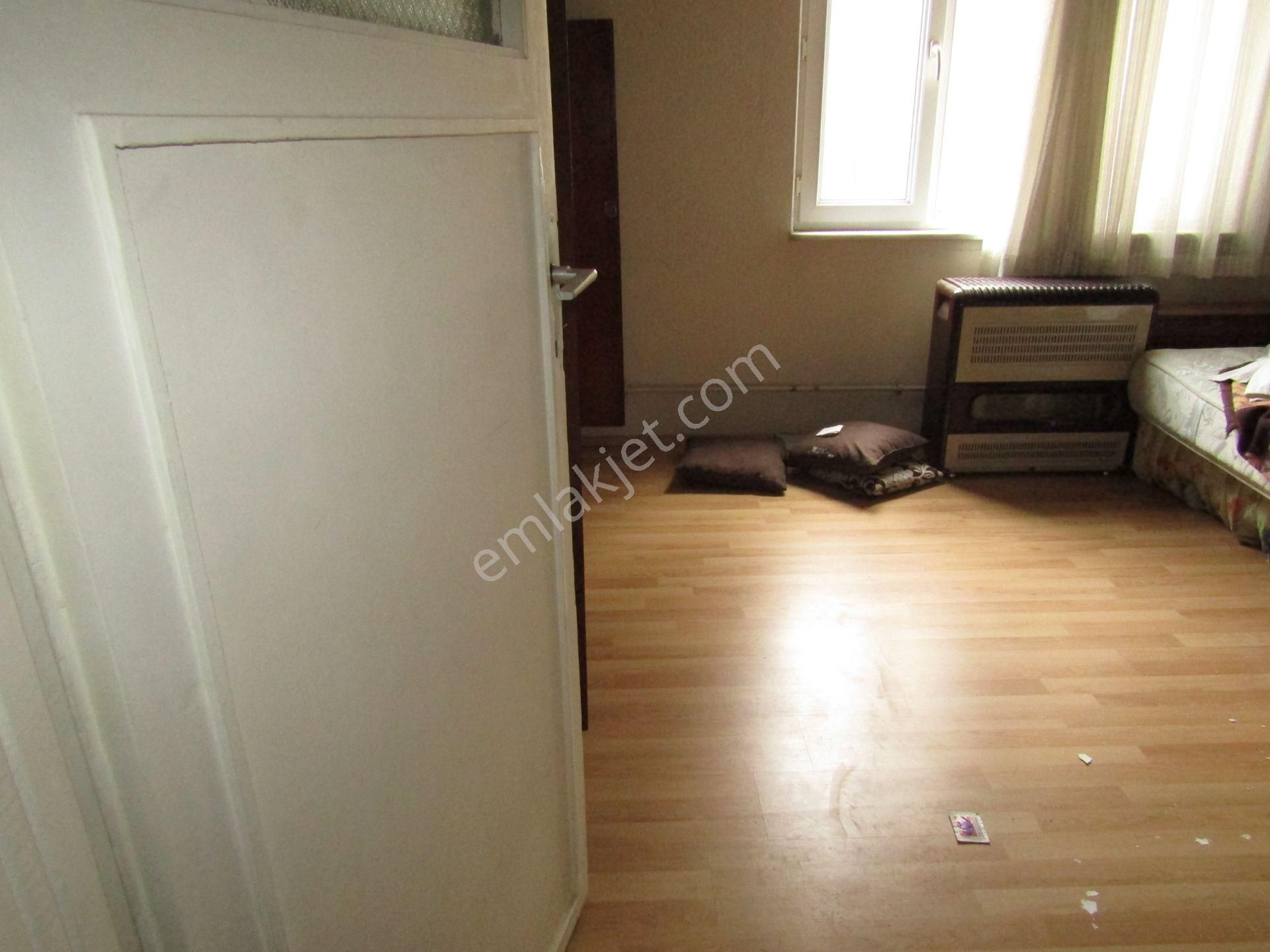 Yıldırımsıracevizler Mh. 200m2(100m2bahçe+100m2bina) 3katlı Binasatılık 6.350.000tl - Görsel 12