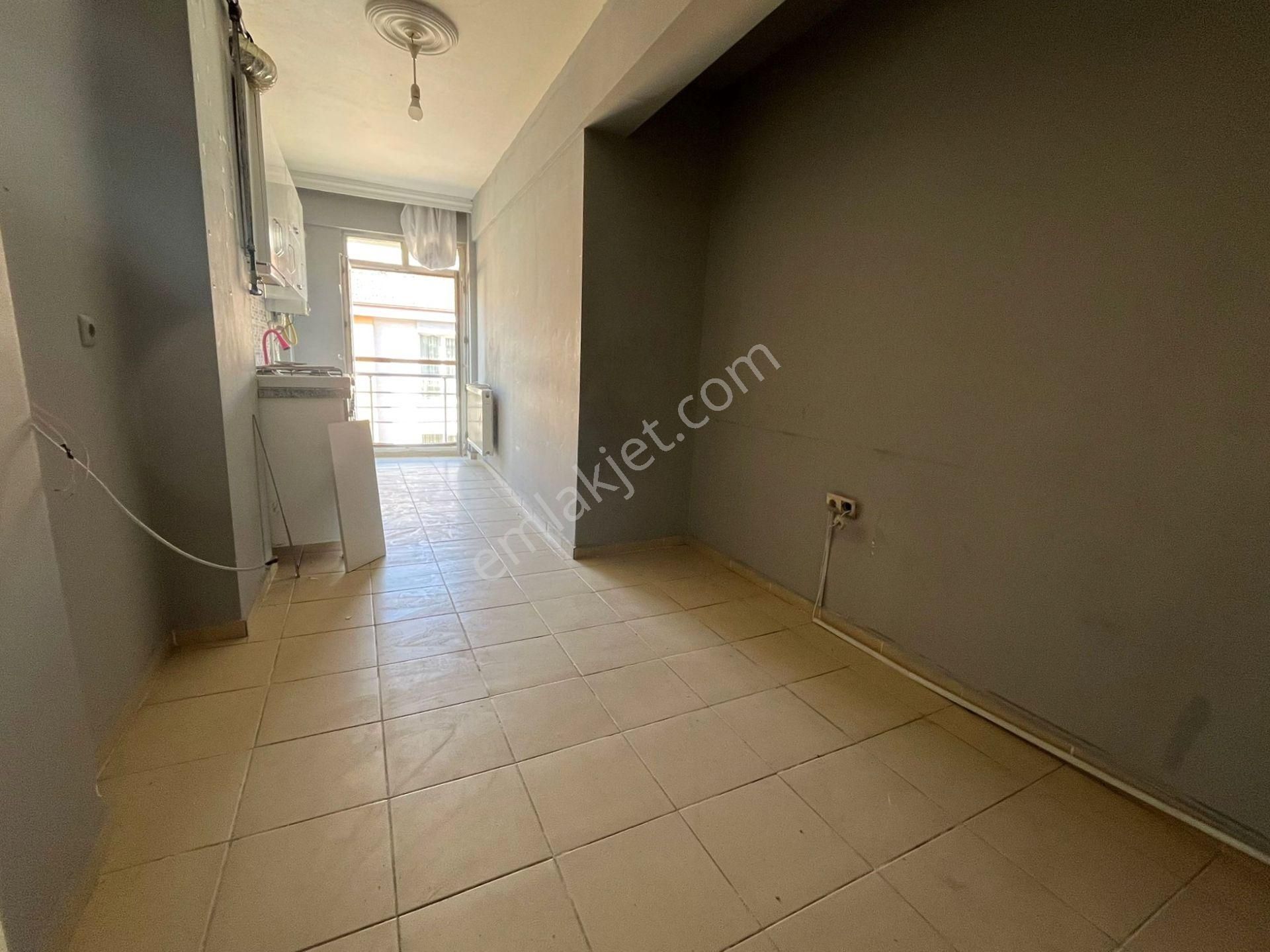 Recep Ümit Emlak'tan Fatih Mahallesi Kanal 26 Yakınında Kiralık Ferah 1+1daire - Görsel 7