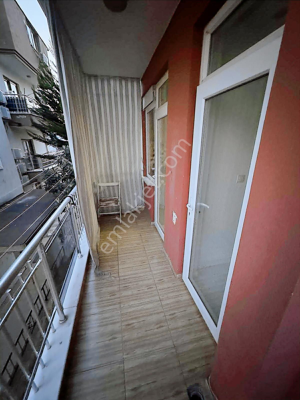 A K Mutludan Ahatlıda Diş Hastanesi Yakını 2+1 Katta Daire - Görsel 8