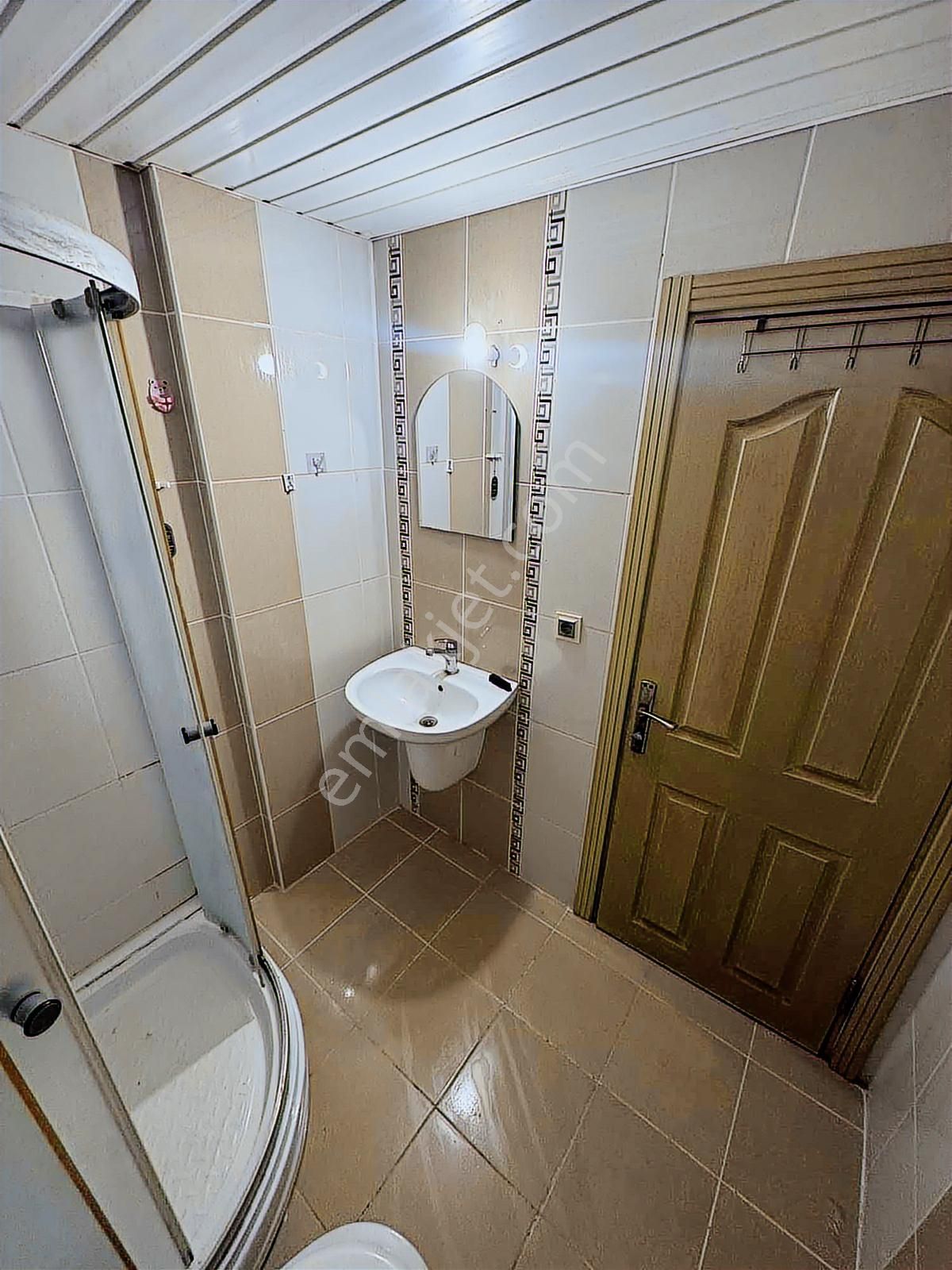 A K Mutludan Ahatlıda Diş Hastanesi Yakını 2+1 Katta Daire - Görsel 6