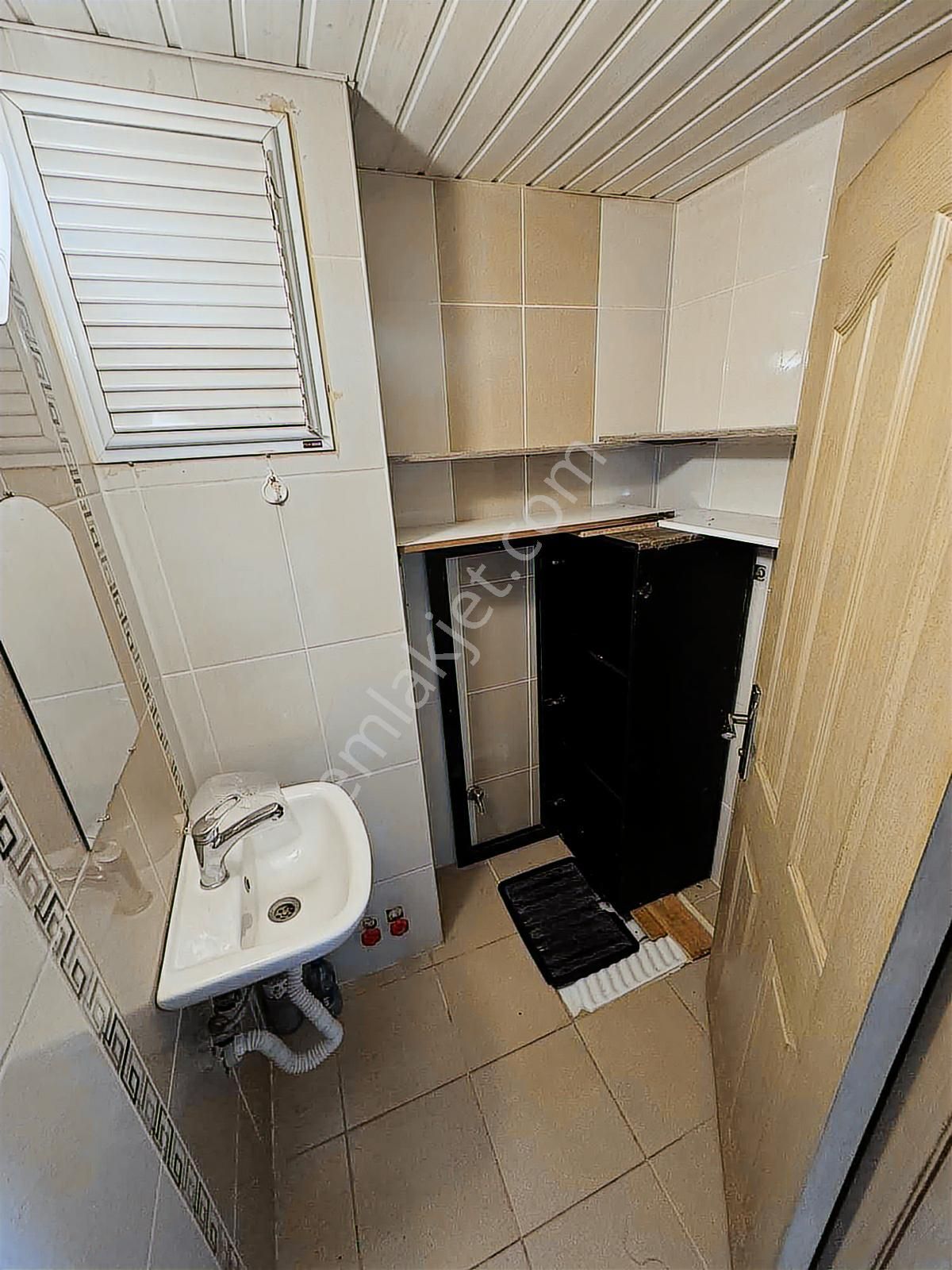 A K Mutludan Ahatlıda Diş Hastanesi Yakını 2+1 Katta Daire - Görsel 15